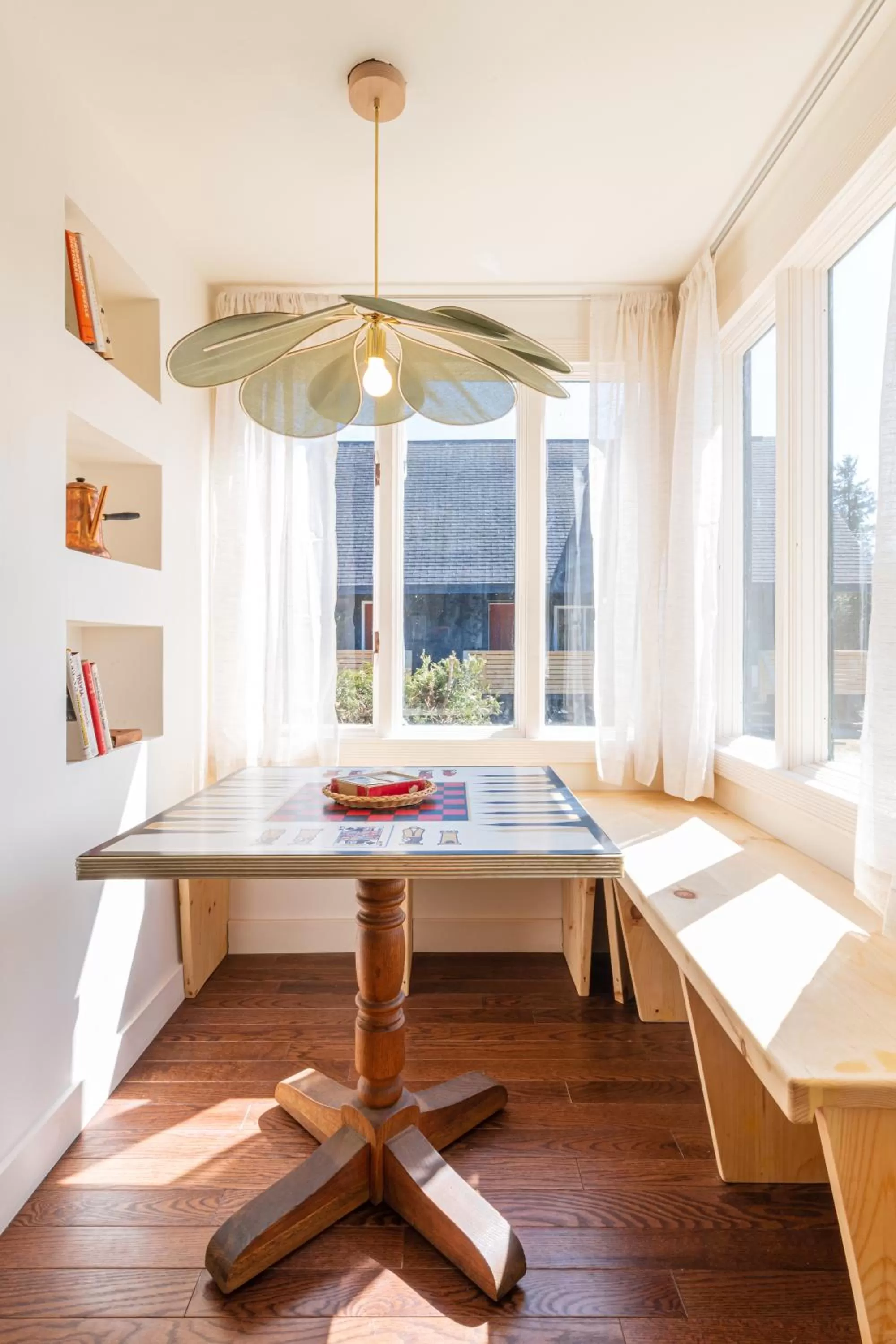 Seating area in Eastwind Hotel Lake Placid