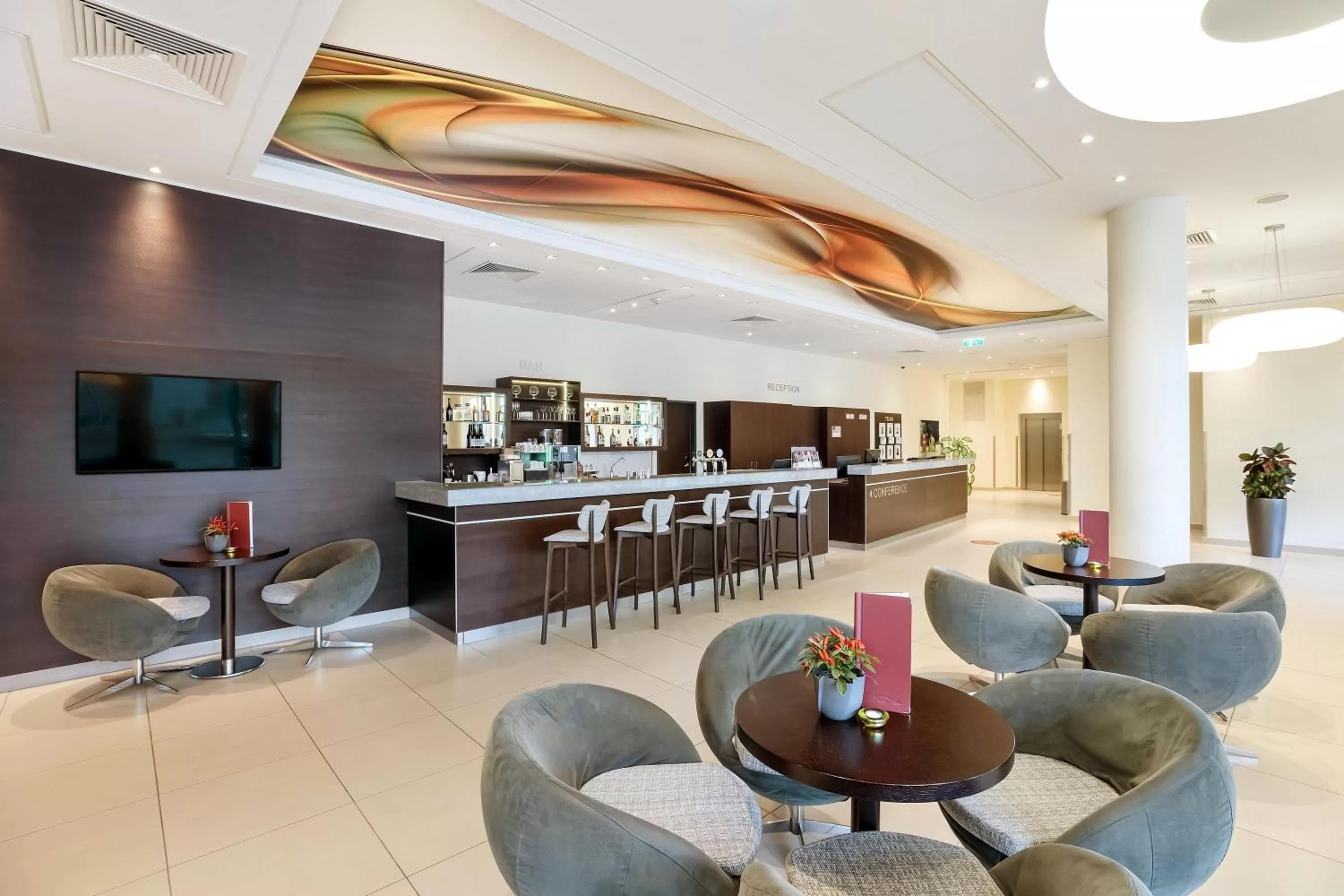 Lobby or reception in Austria Trend Hotel Doppio Wien