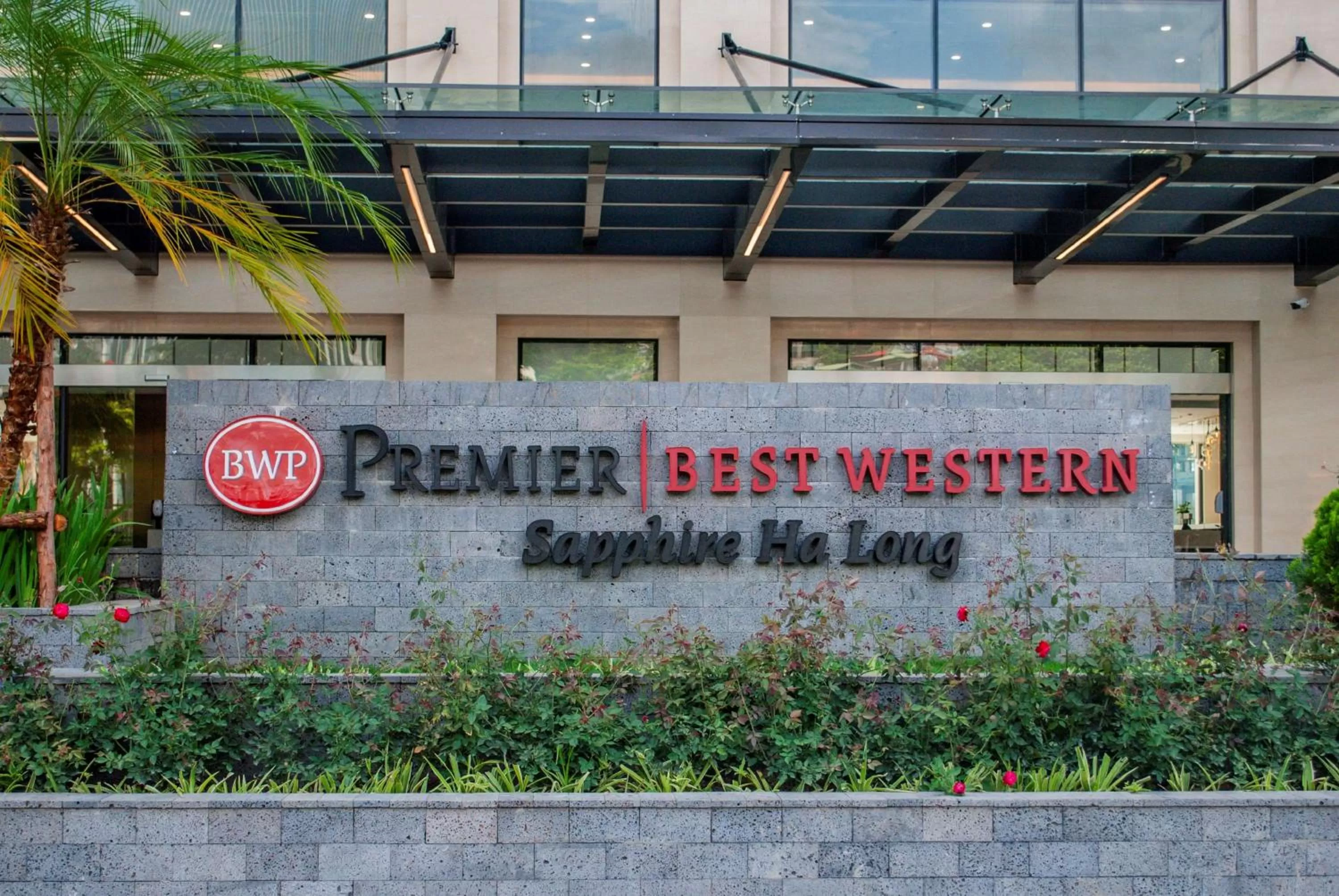 Property building in Best Western Premier Sapphire Ha Long