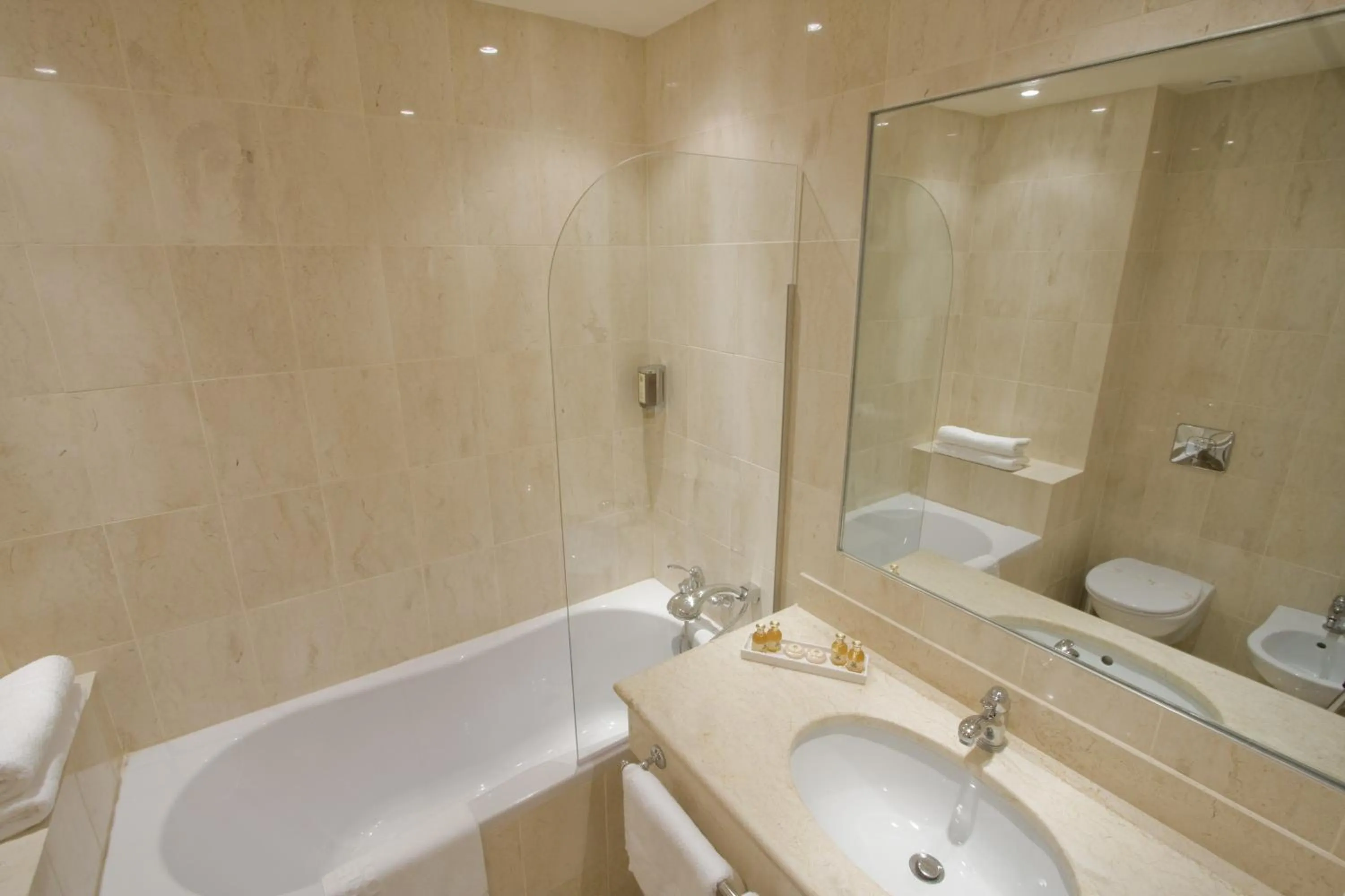 Bathroom in Grand Hôtel Moderne