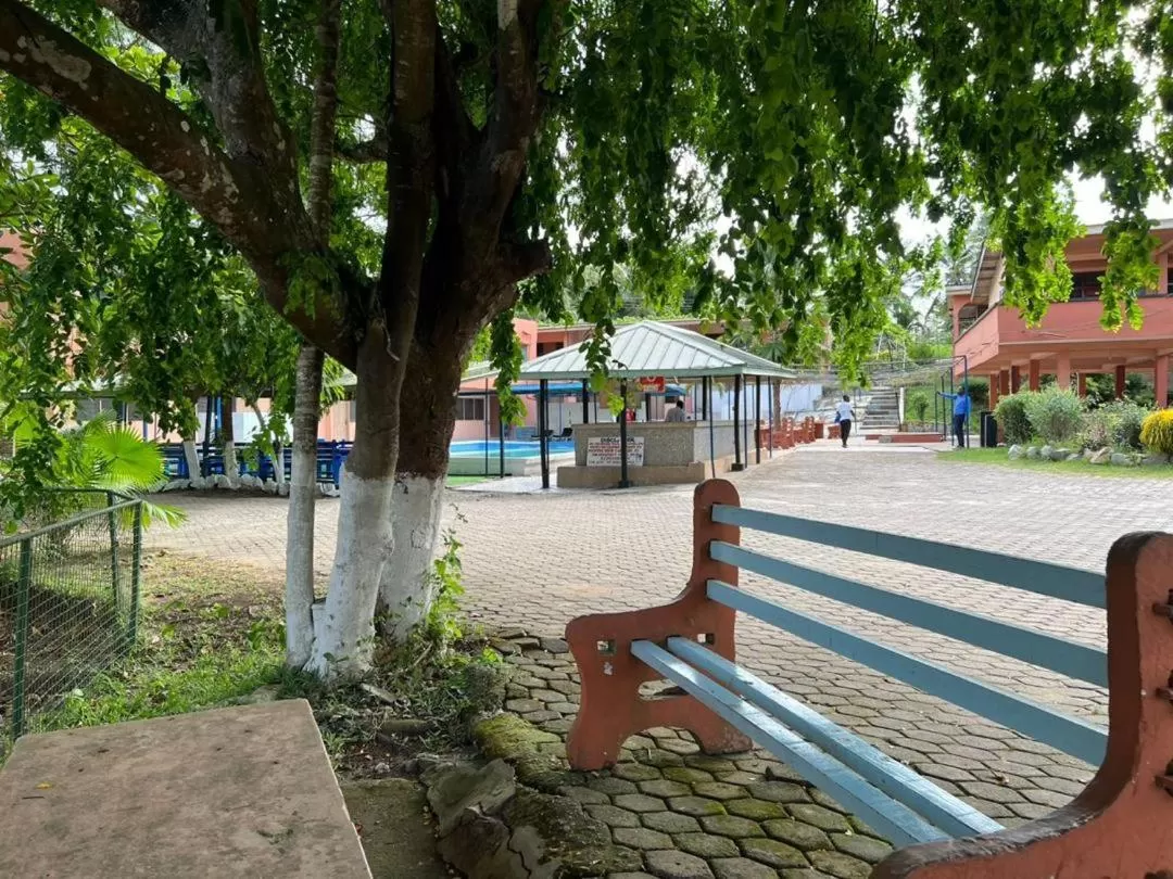 Parking in Hans Cottage Botel