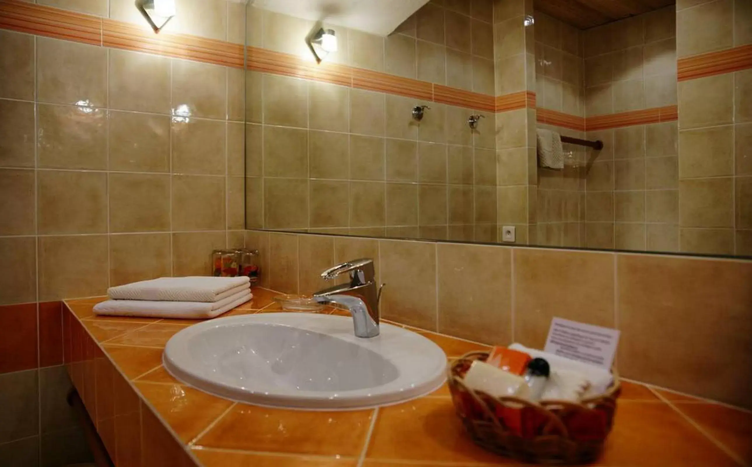 Classic Double Room in L' Escapade Hôtel & Restaurant Classic Double Room in L' Escapade Hôtel & Restaurant