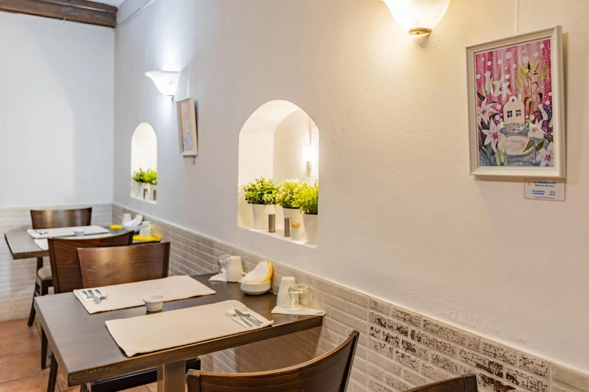 Restaurant/places to eat in Hotel Amadeus