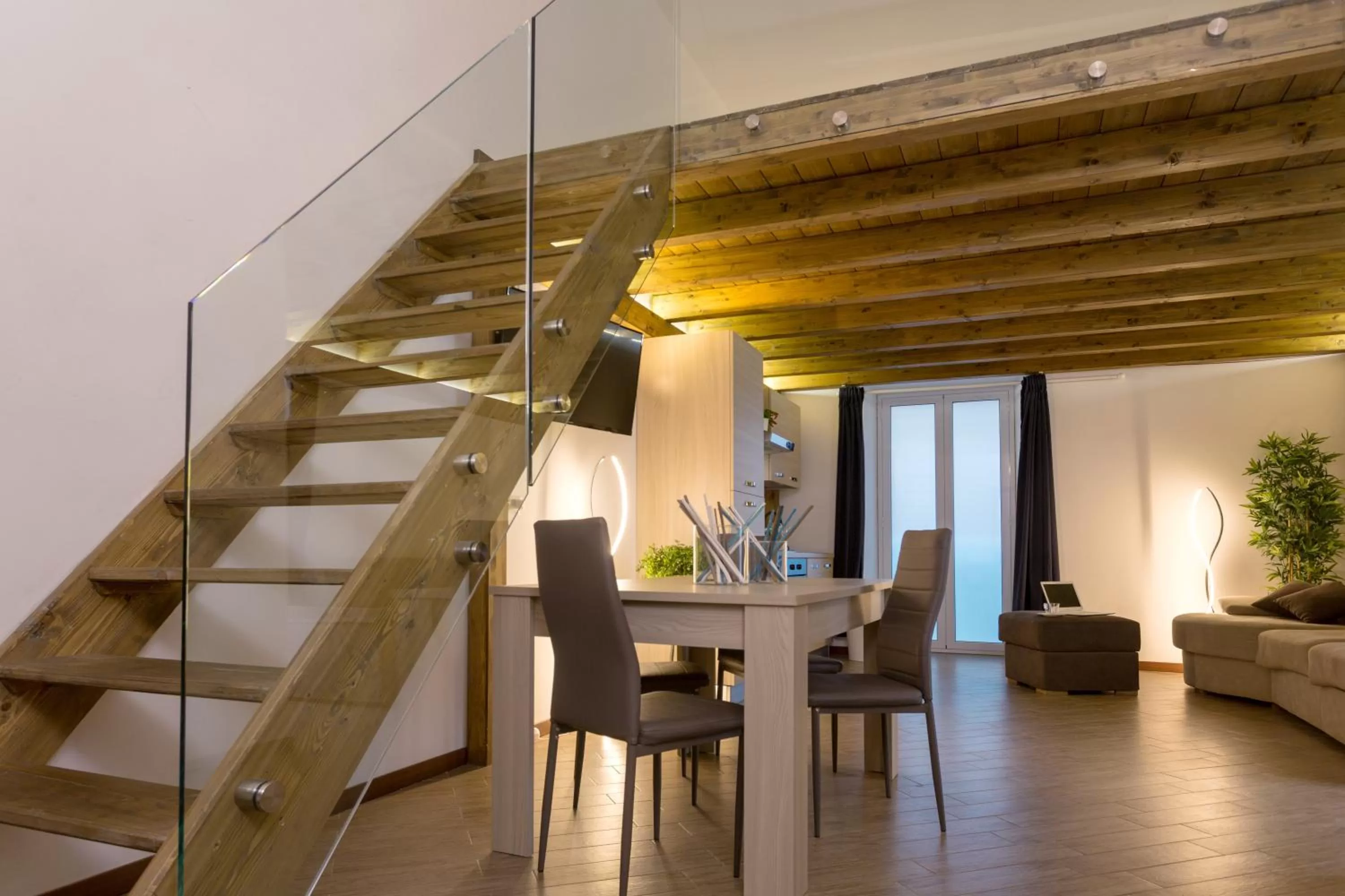 Photo of the whole room, Dining Area in Le Suites Del Duomo