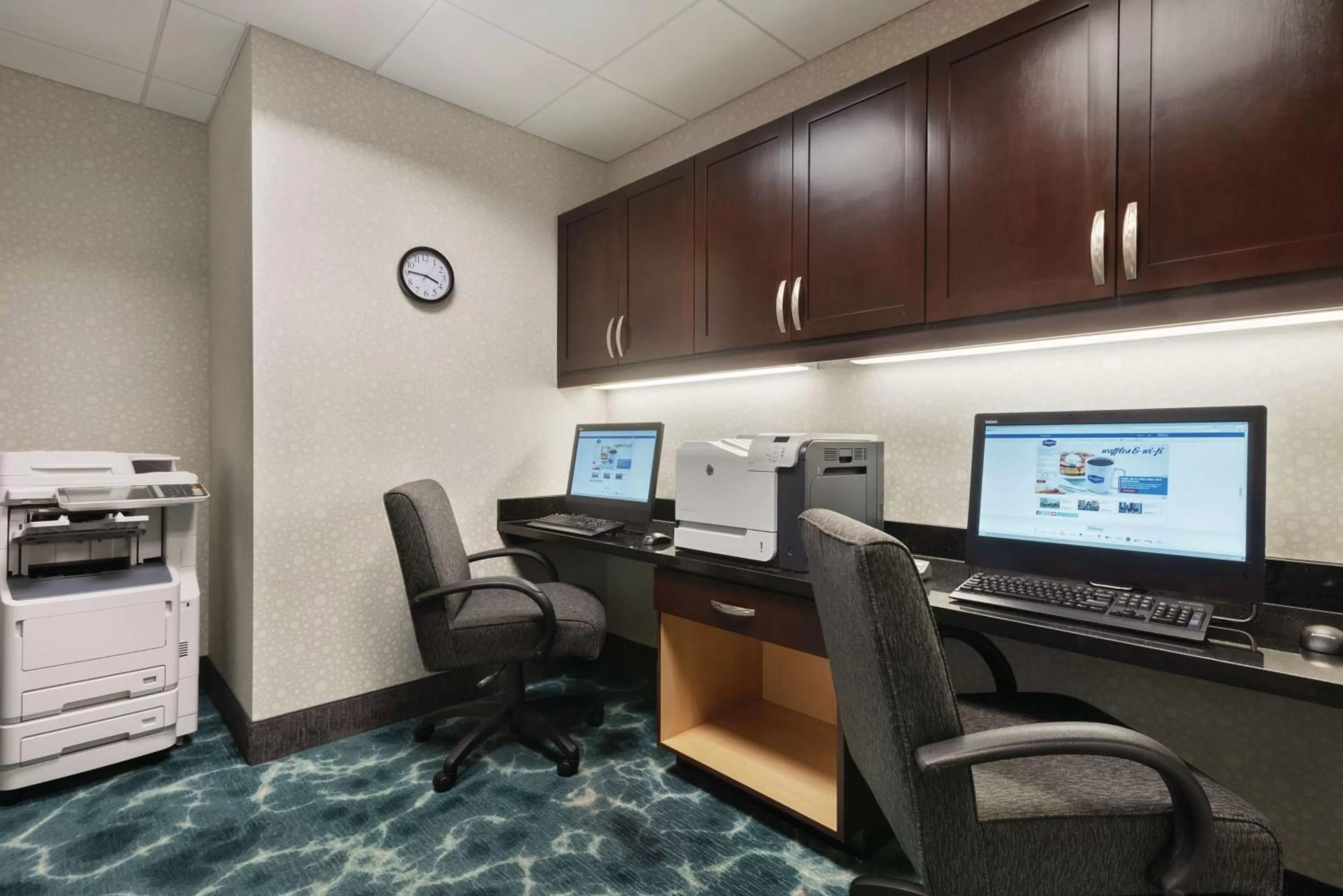 Business facilities in Hampton Inn & Suites Mishawaka/South Bend at Heritage Square