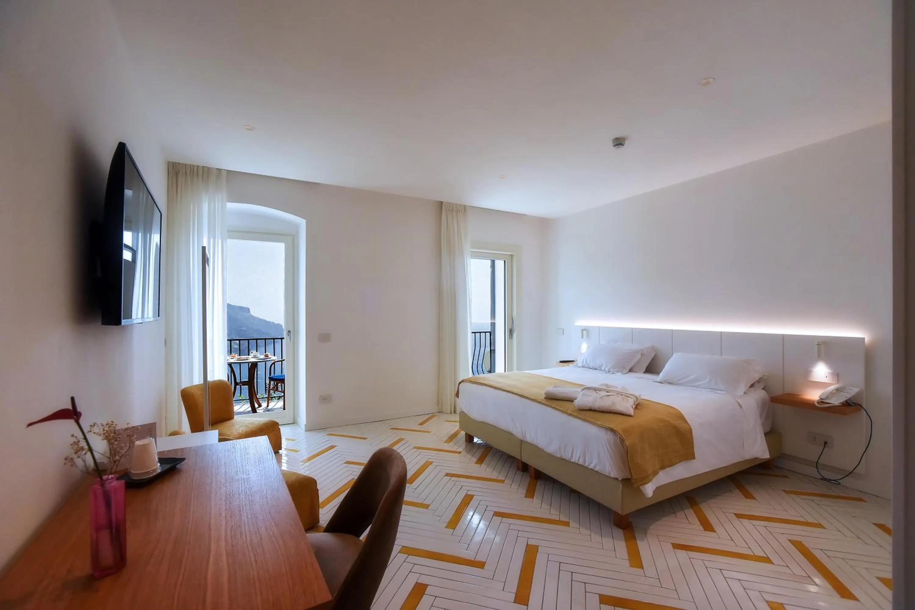 Bedroom, Bed in Hotel Graal