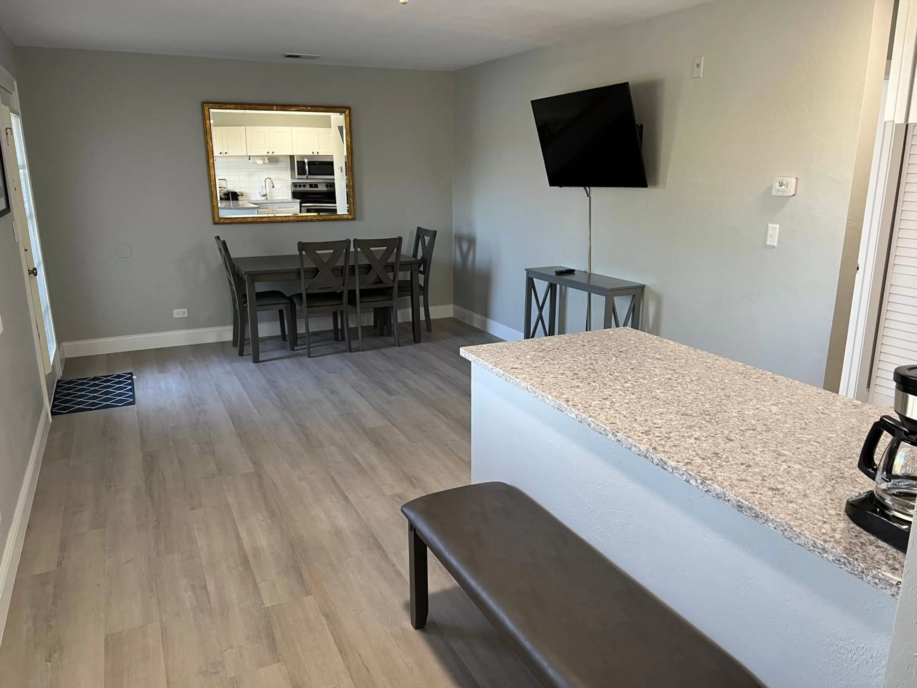 TV and multimedia in Marco Island Lakeside Inn