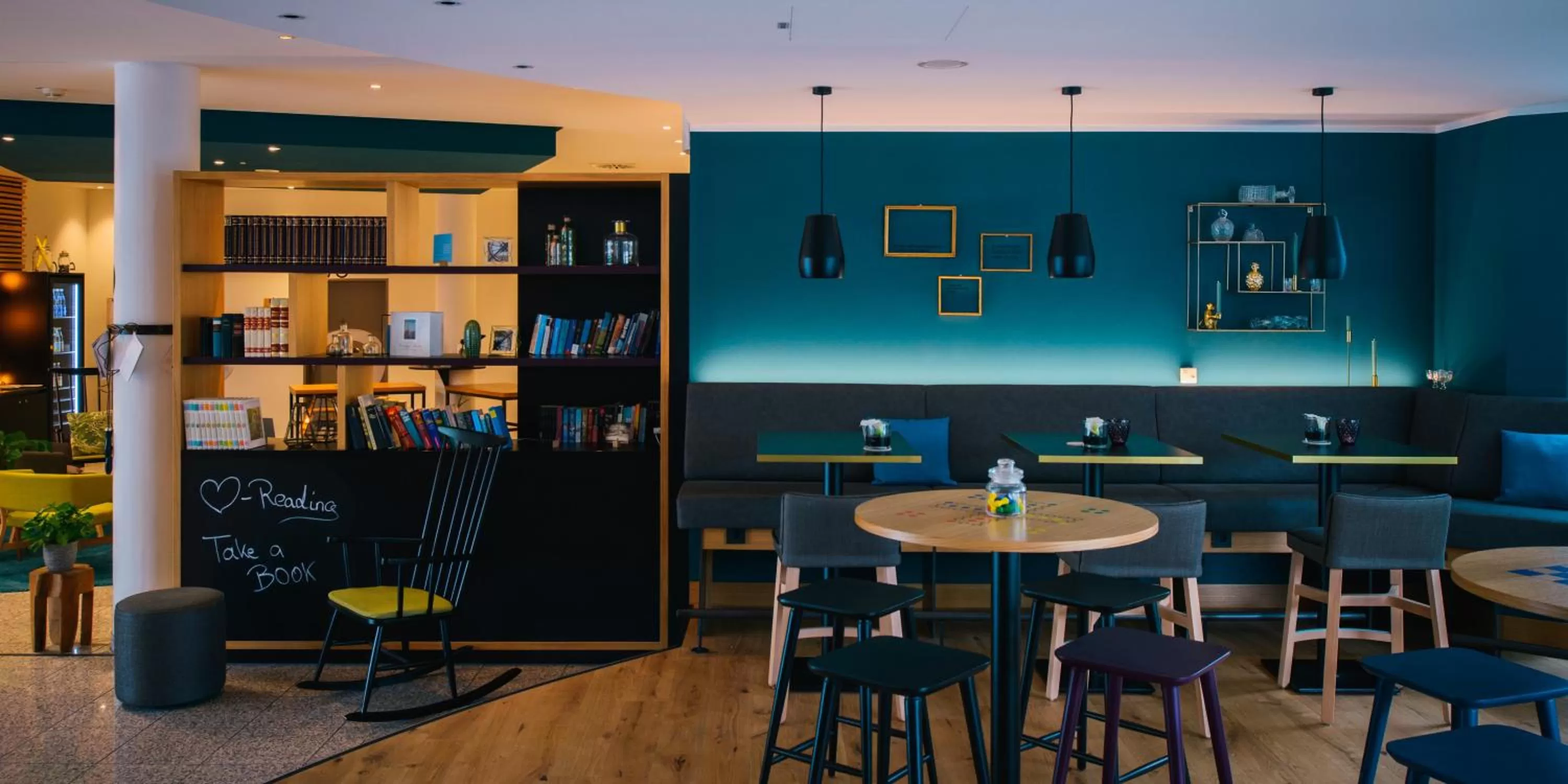 Lounge or bar in Vienna House Easy by Wyndham Amberg