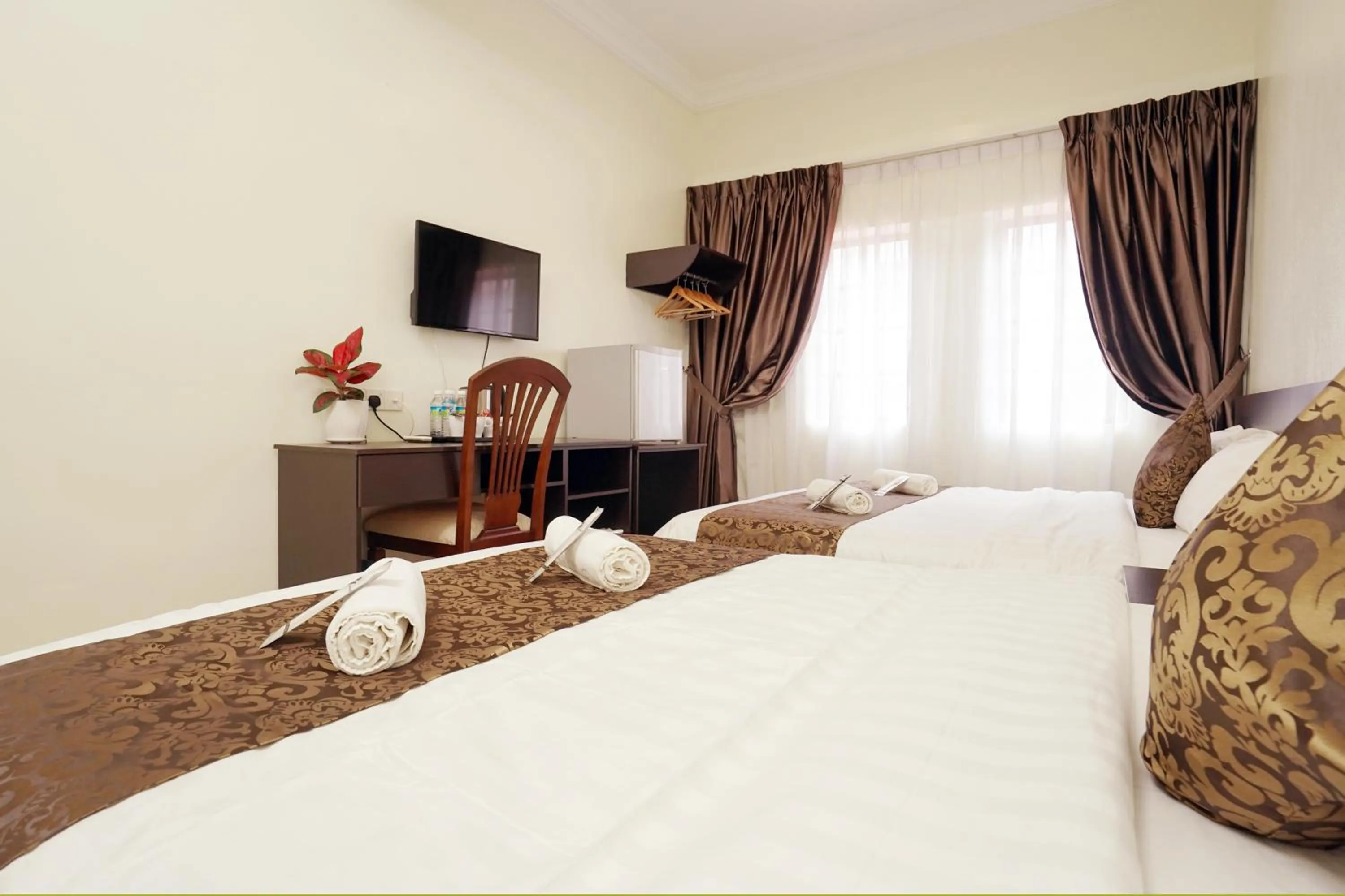 TV and multimedia, Bed in RJ Hotel Kulai