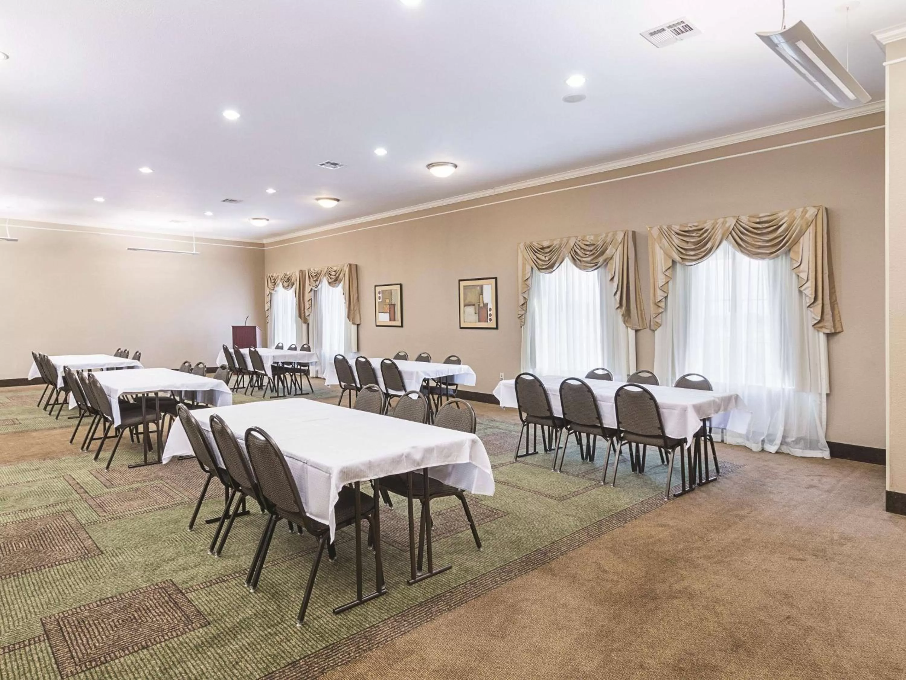 Meeting/conference room in La Quinta by Wyndham Waxahachie