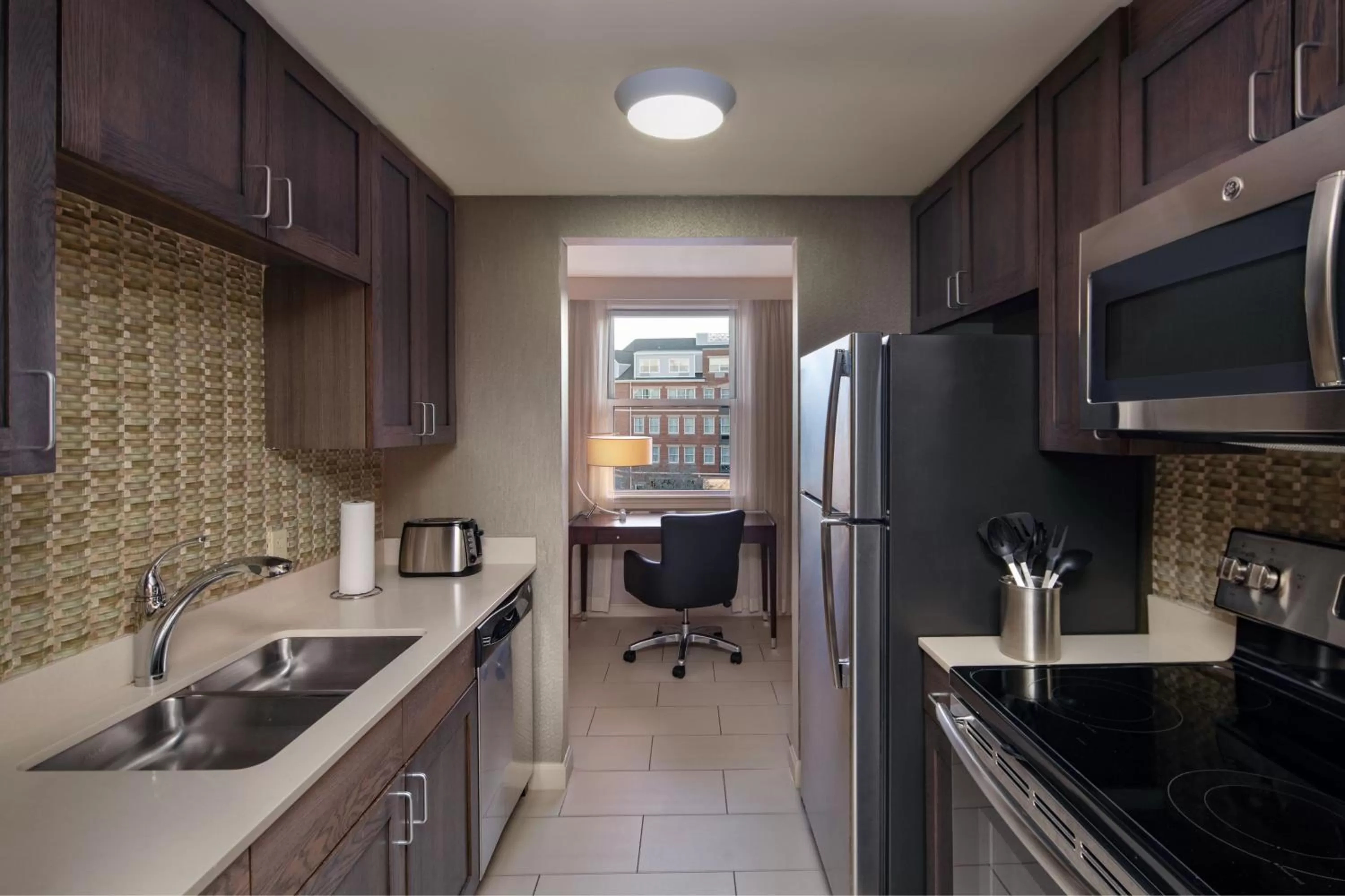 Kitchen or kitchenette in Sheraton Portsmouth Harborside Hotel