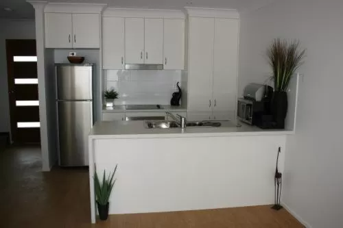 Kitchen or kitchenette in Alexandra Apartments