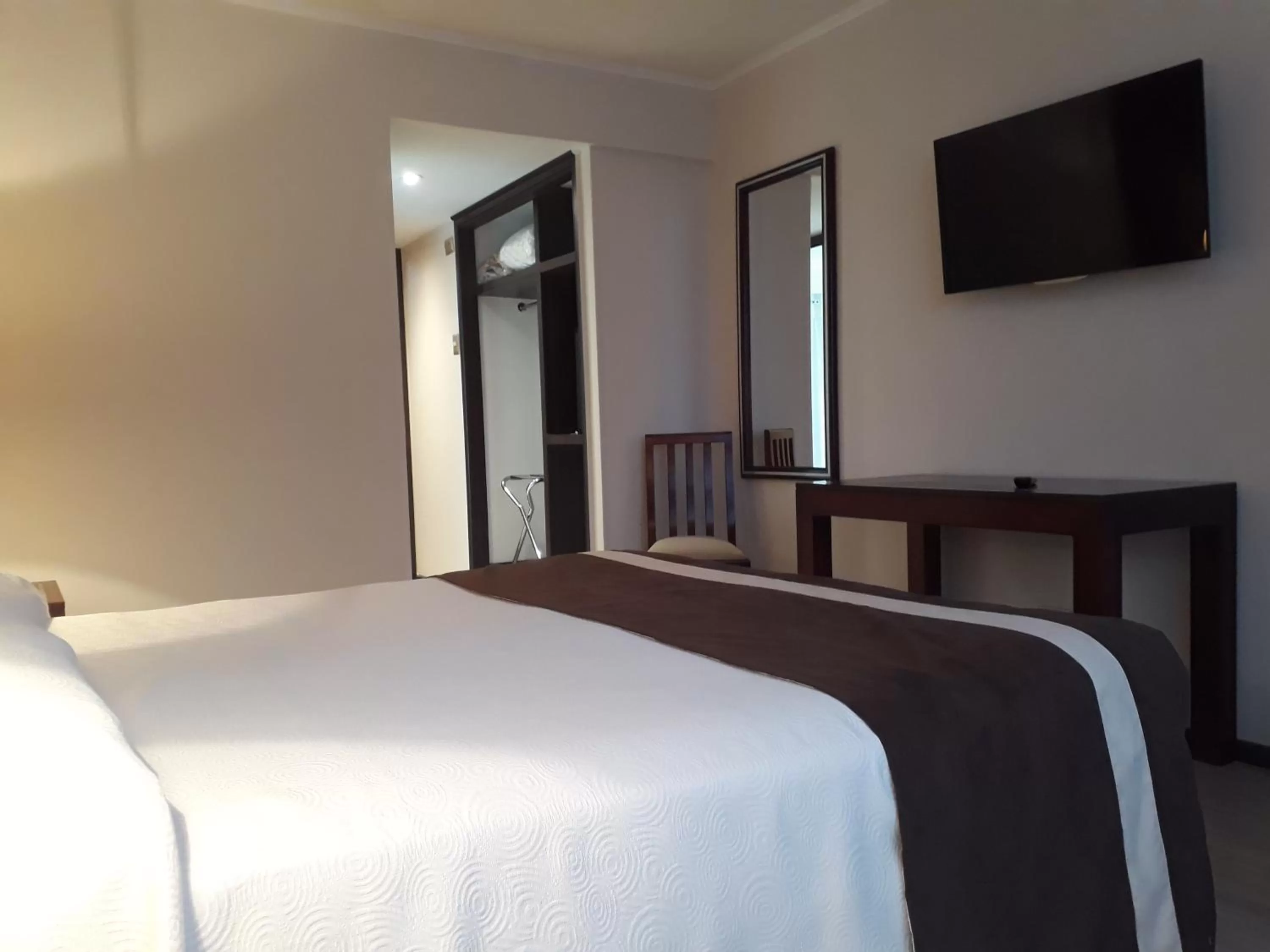 Photo of the whole room, Bed in Hotel El Araucano