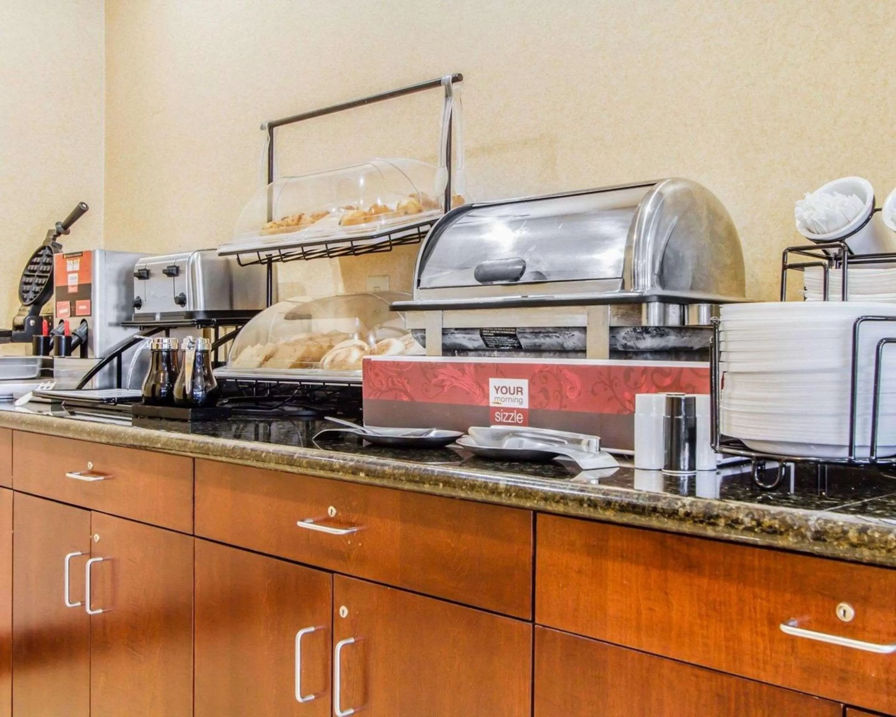 Restaurant/places to eat in Comfort Inn & Suites Scarborough-Portland