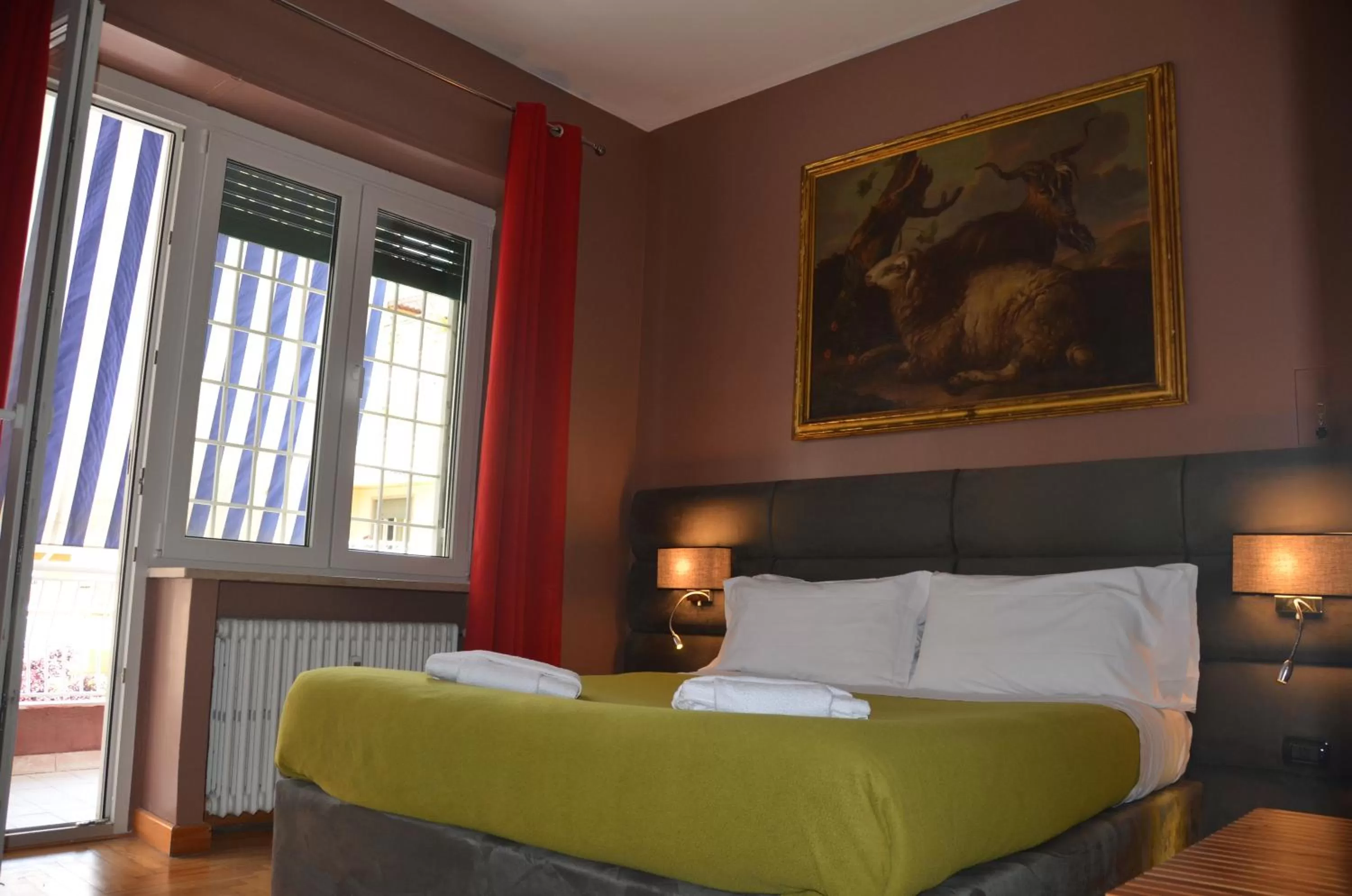 Photo of the whole room, Bed in Sweet Home Parioli