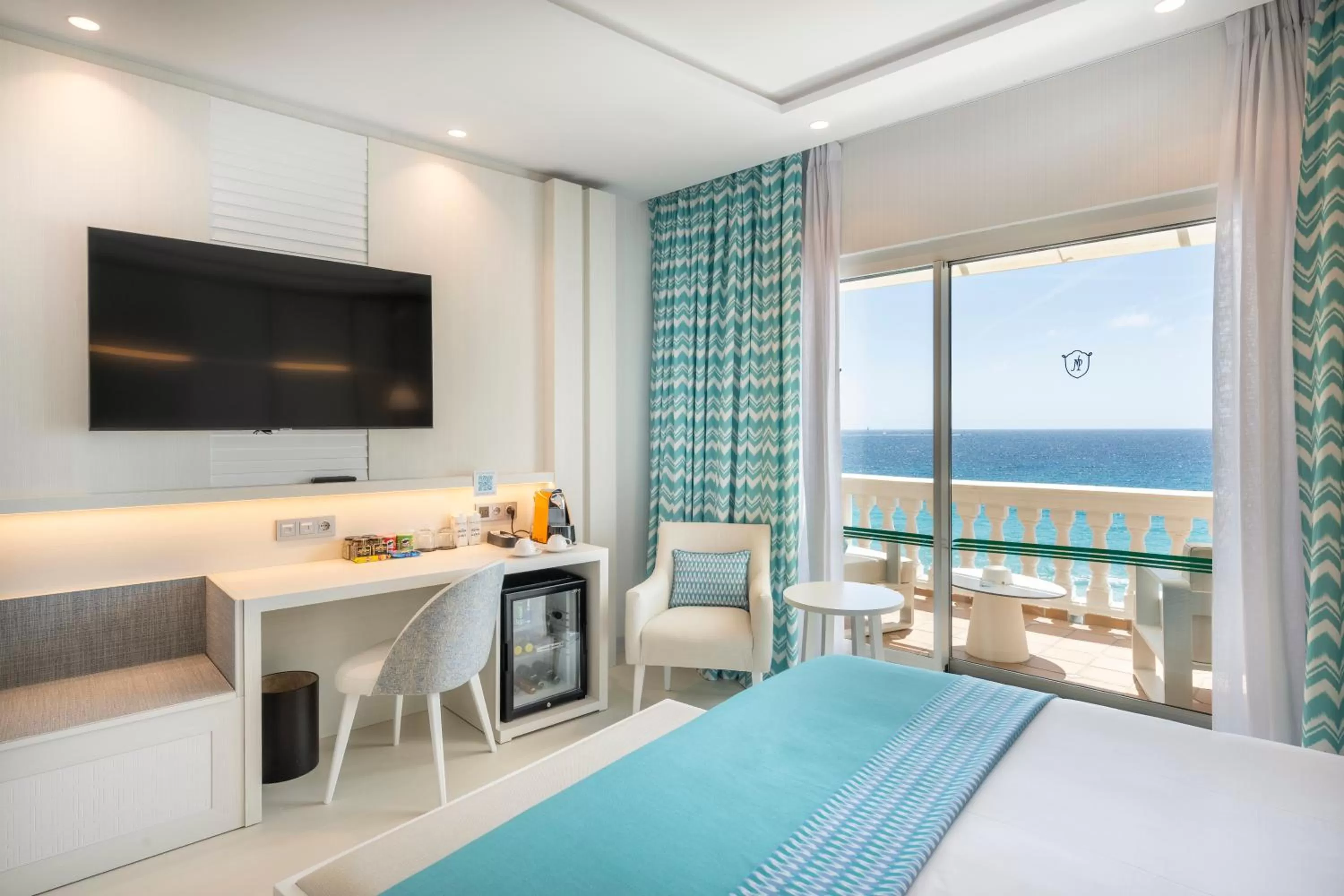 oven, Bed in Nixe Palace