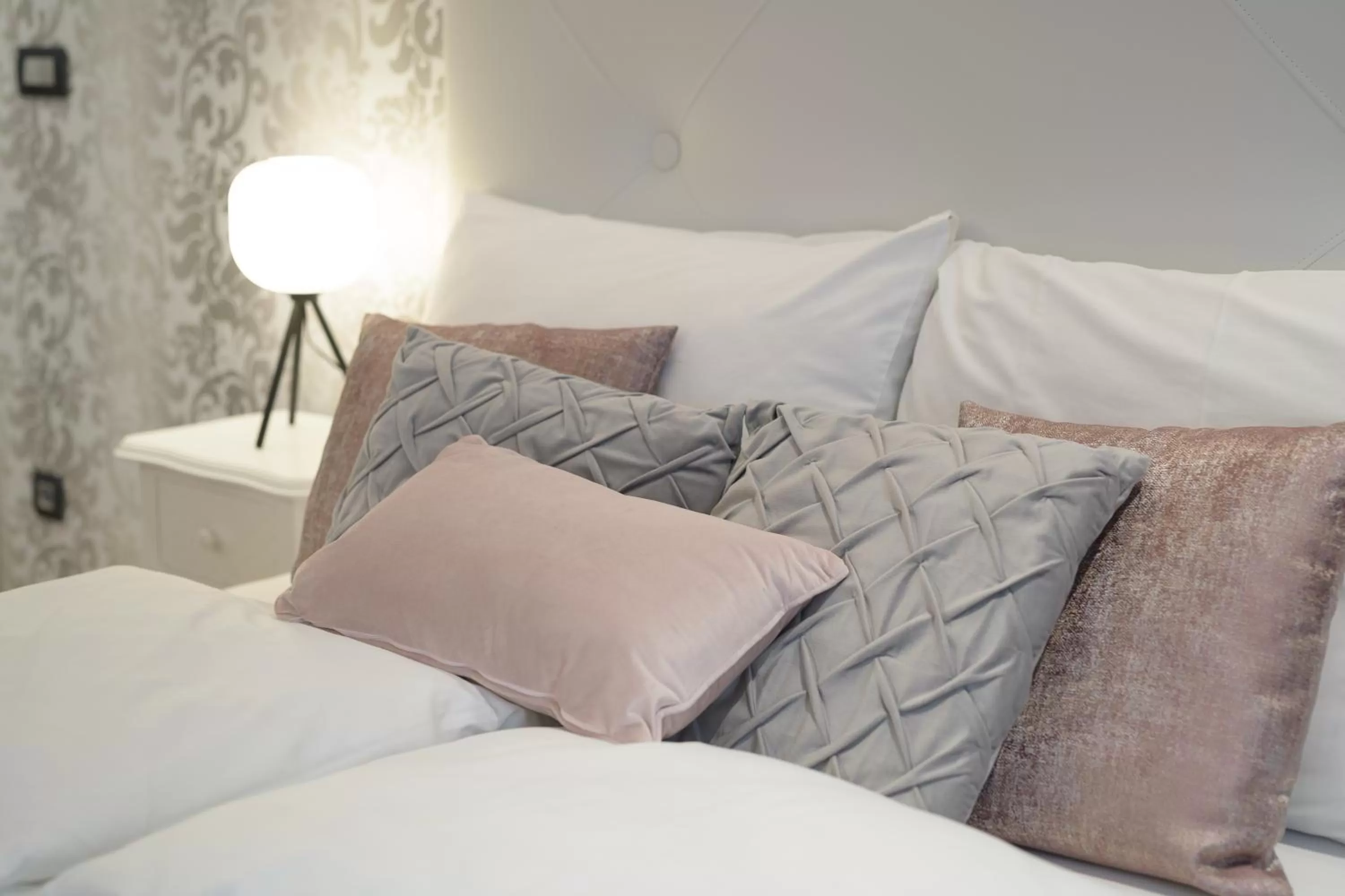 Bed in ROYAL SUITE, Ljubljana