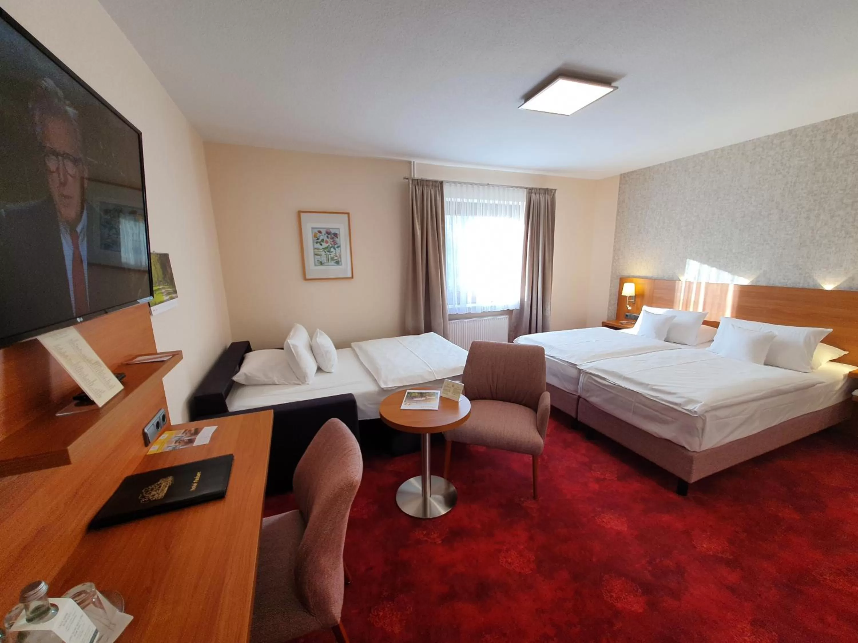 Staff, Bed in Hotel Paulsen