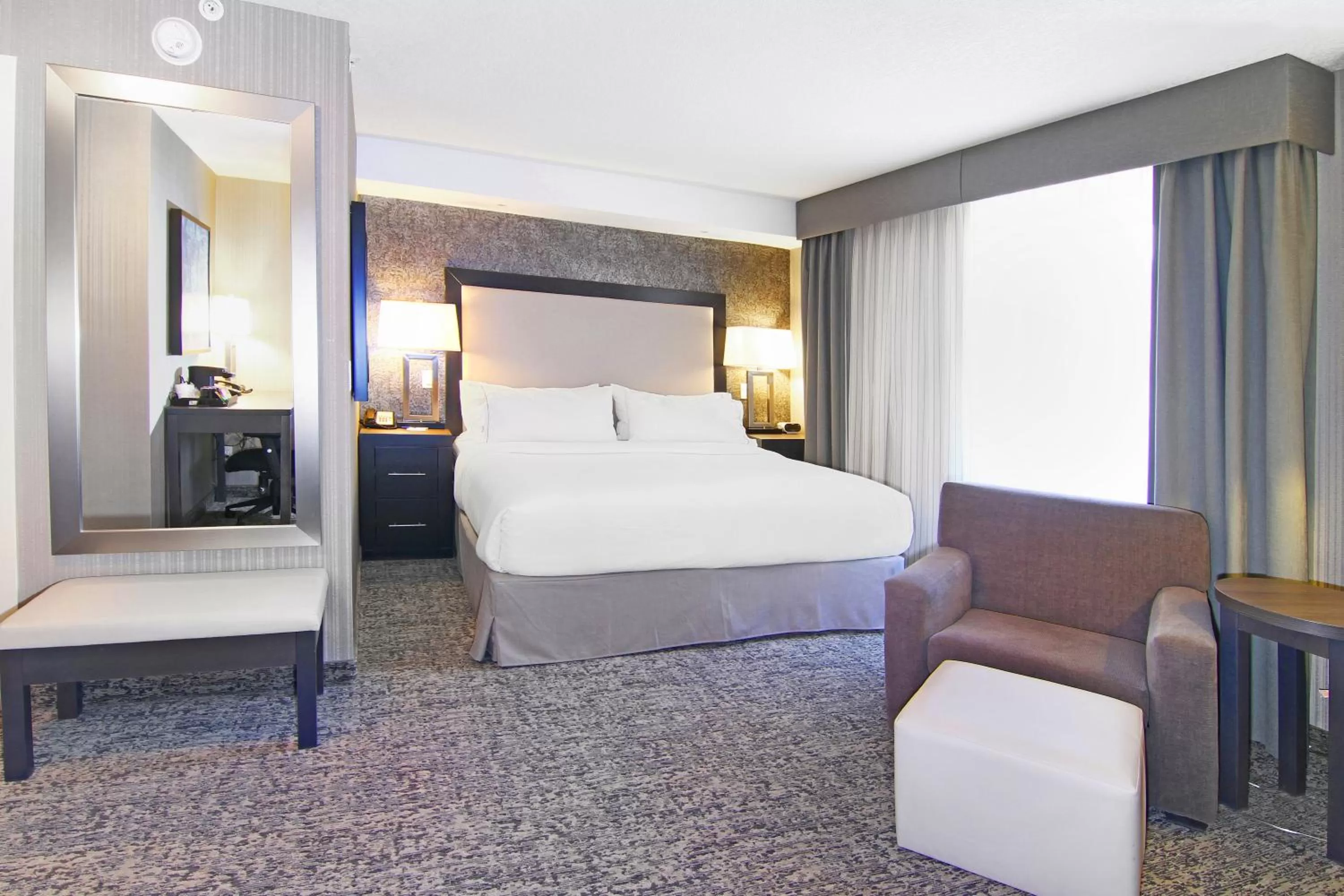 Photo of the whole room, Bed in Holiday Inn Express and Suites Calgary by IHG