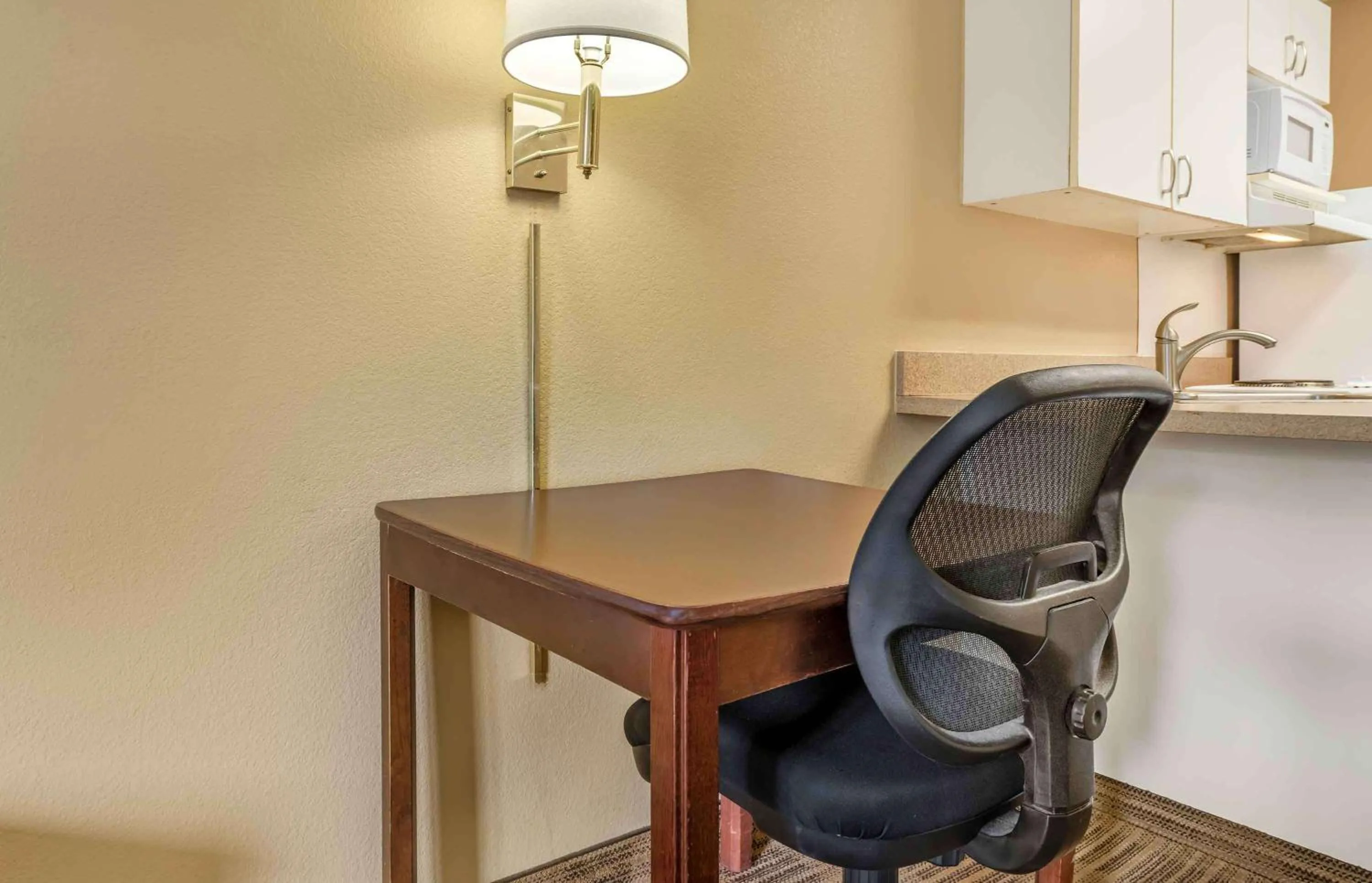 Bedroom in Extended Stay America Suites - Minneapolis - Maple Grove