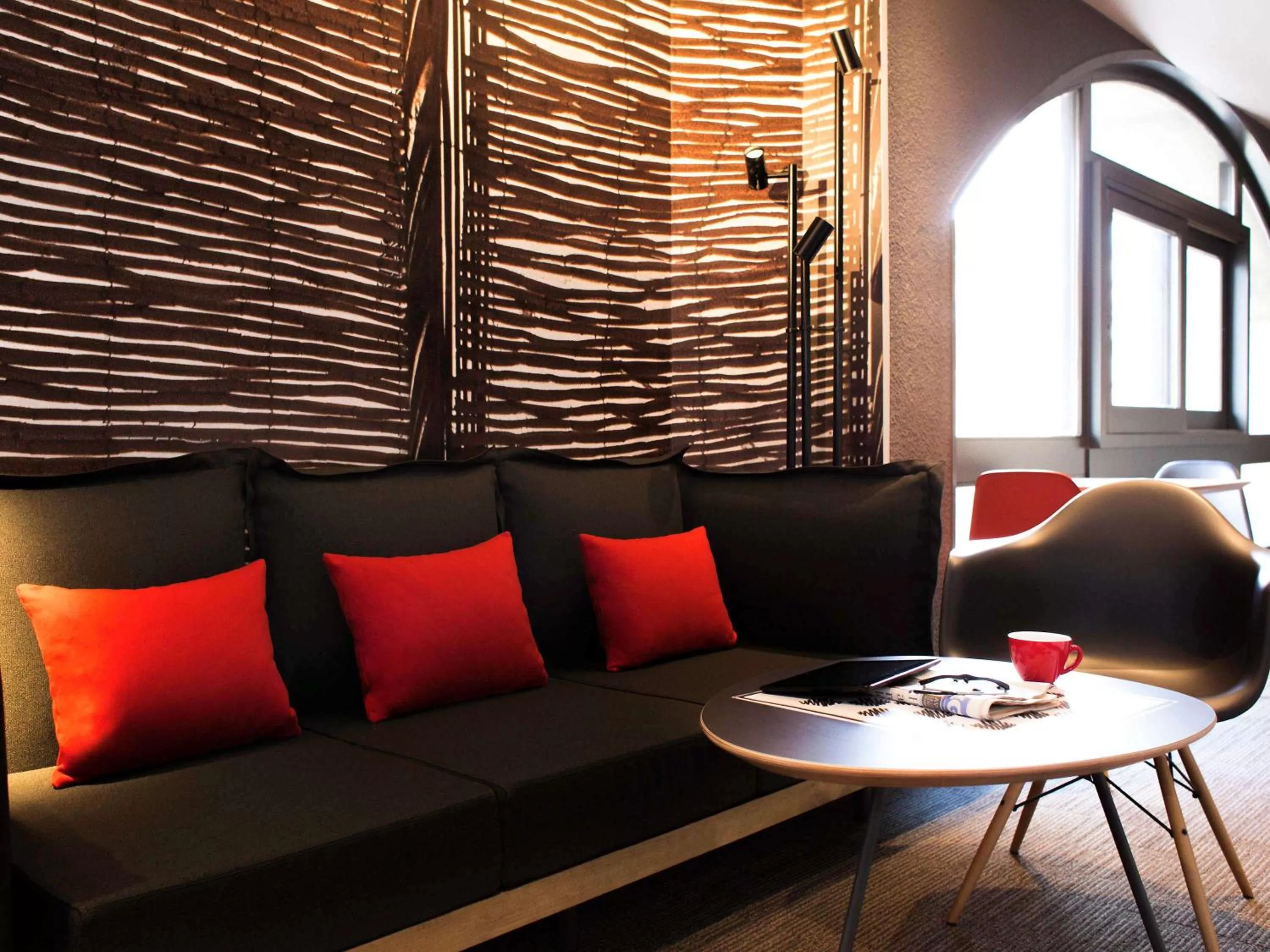 Lounge or bar in ibis Annecy Centre Vieille Ville