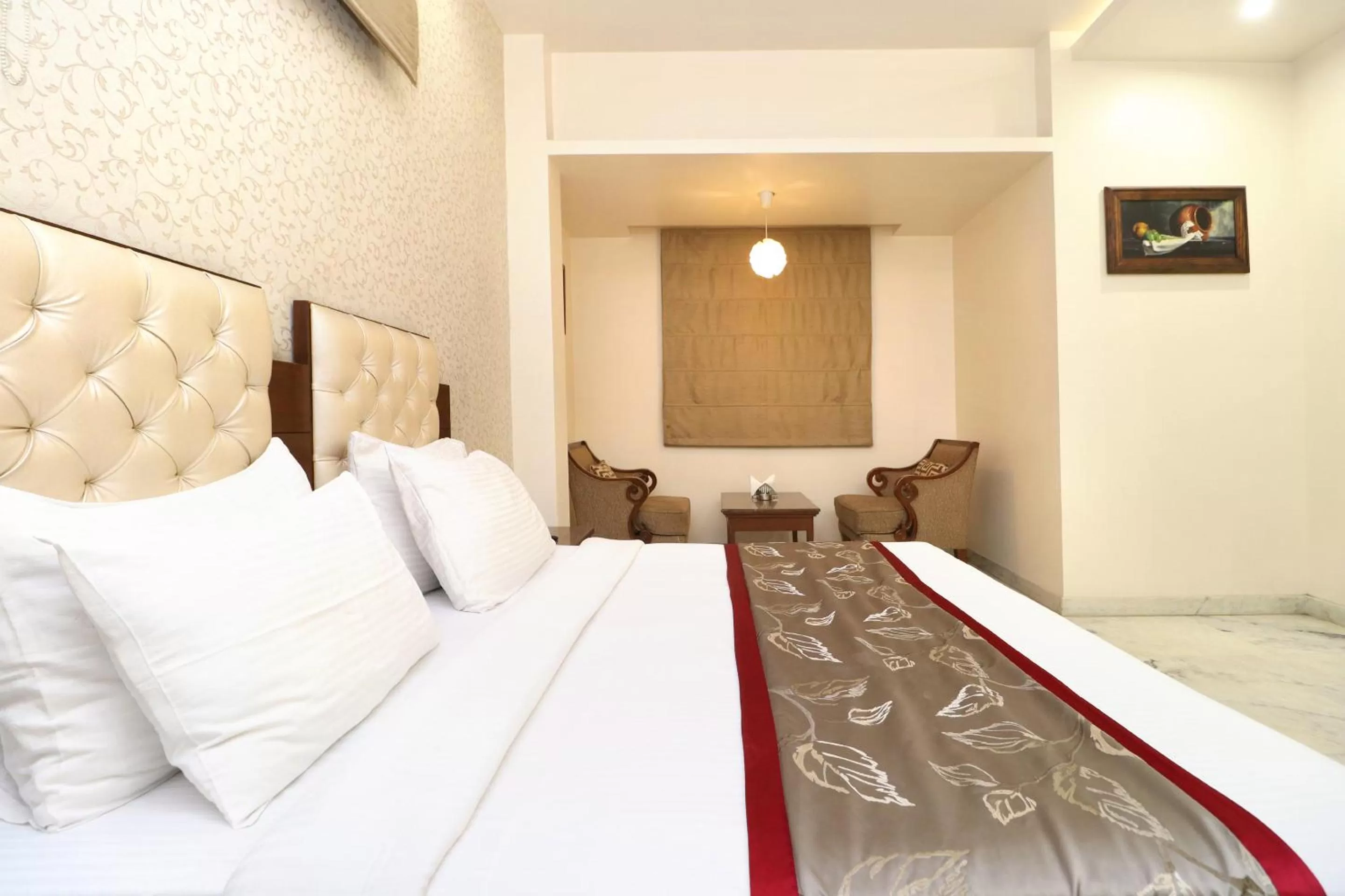 Bed in Hotel Leela Grande