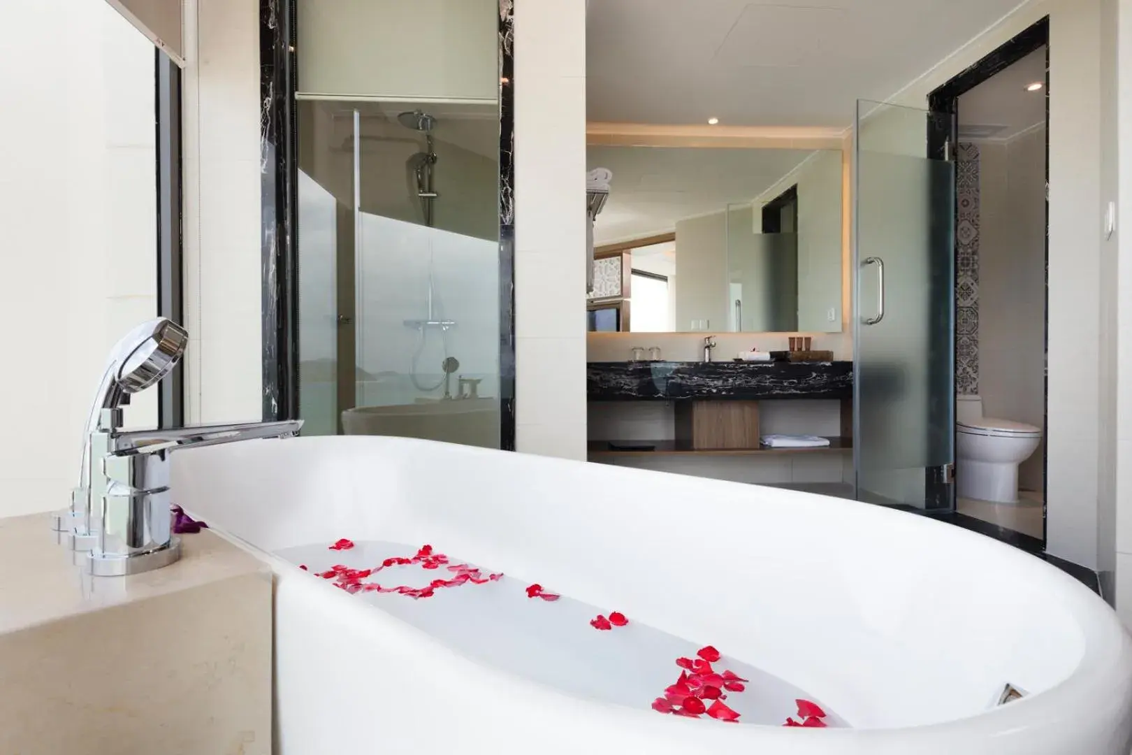 Asteria Suite in Comodo Nha Trang Hotel Asteria Suite in Comodo Nha Trang Hotel