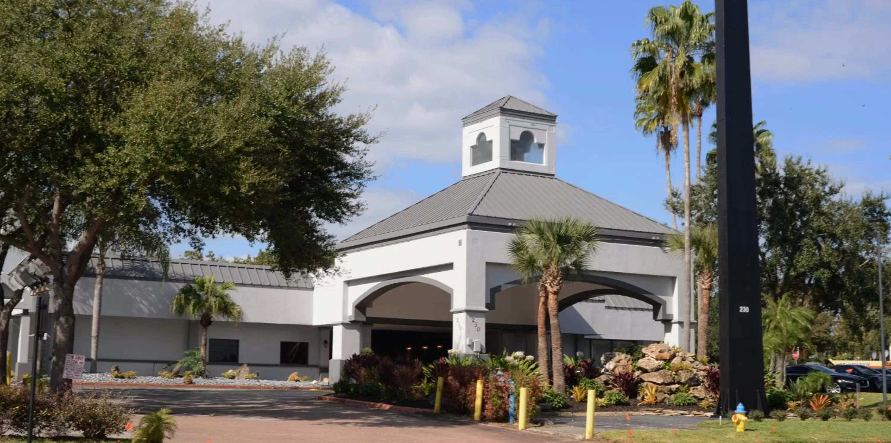 Area and facilities in Opal Hotel & Suites