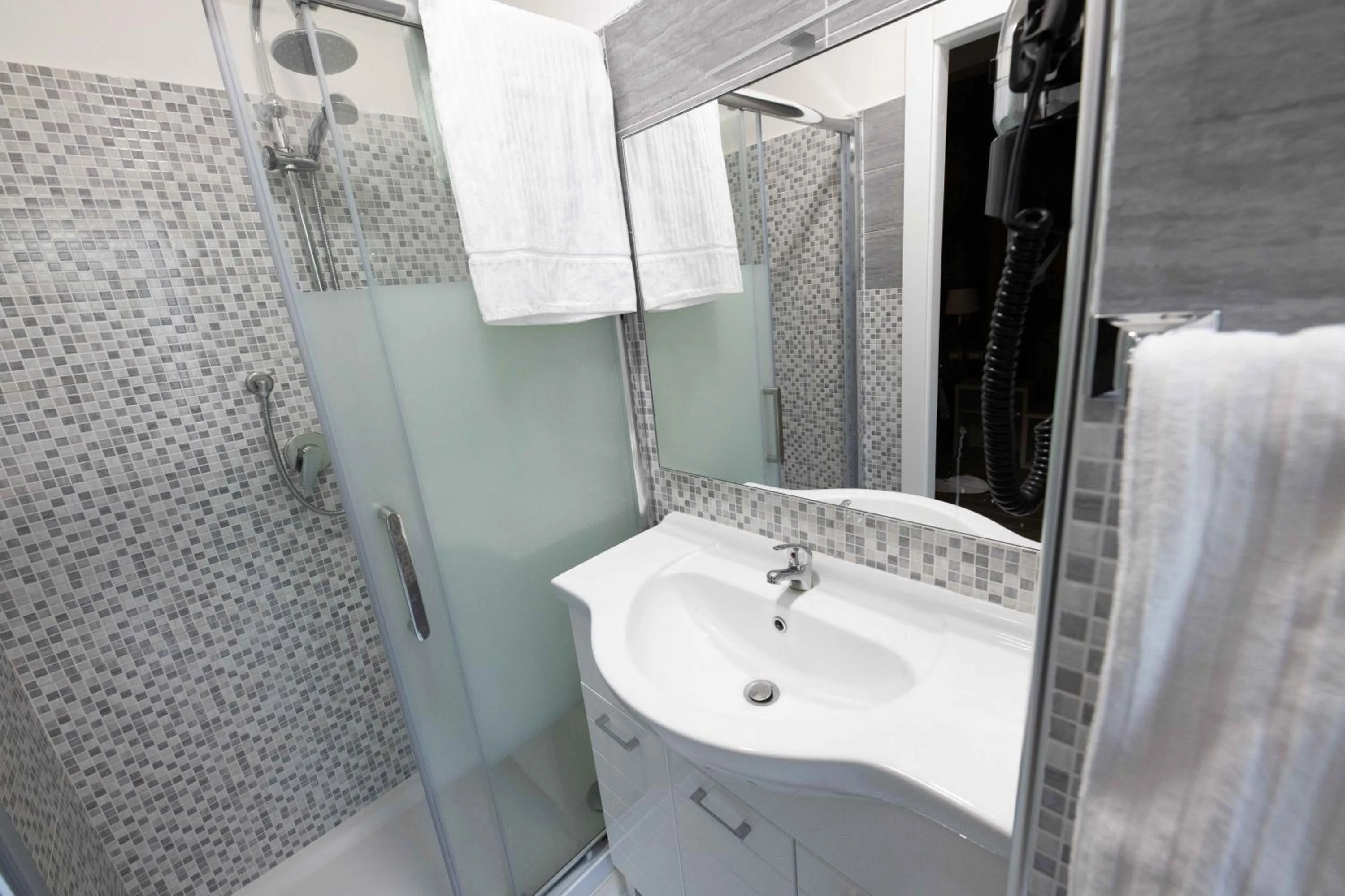 Shower in Hotel Anfiteatro Flavio