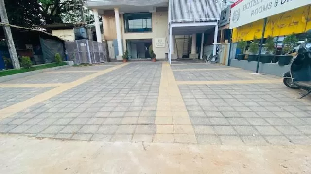 Parking in Hotel Plaza Heights by RAK Rooms, Mangaluru