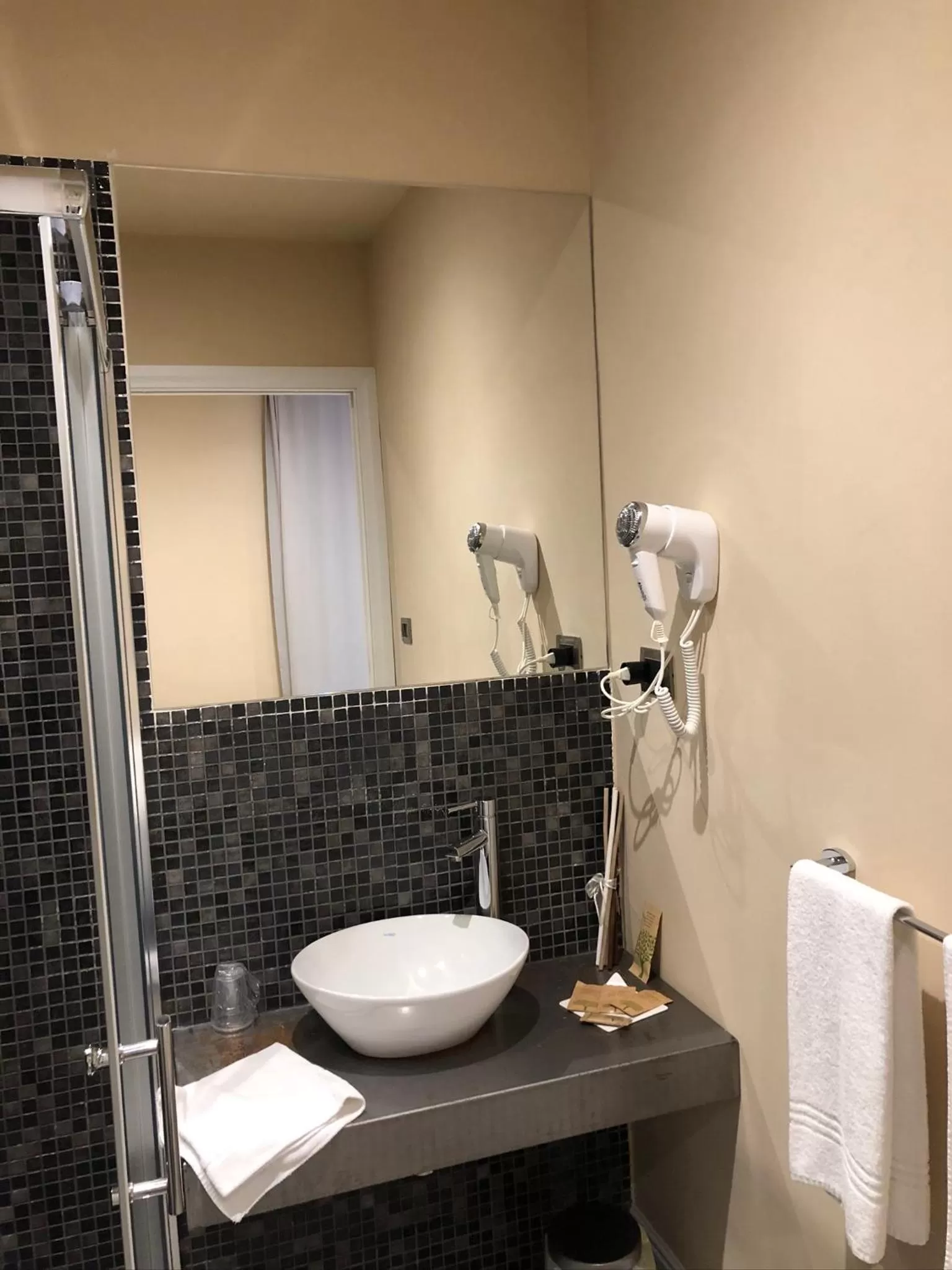 Bathroom in Etna Petit Relais