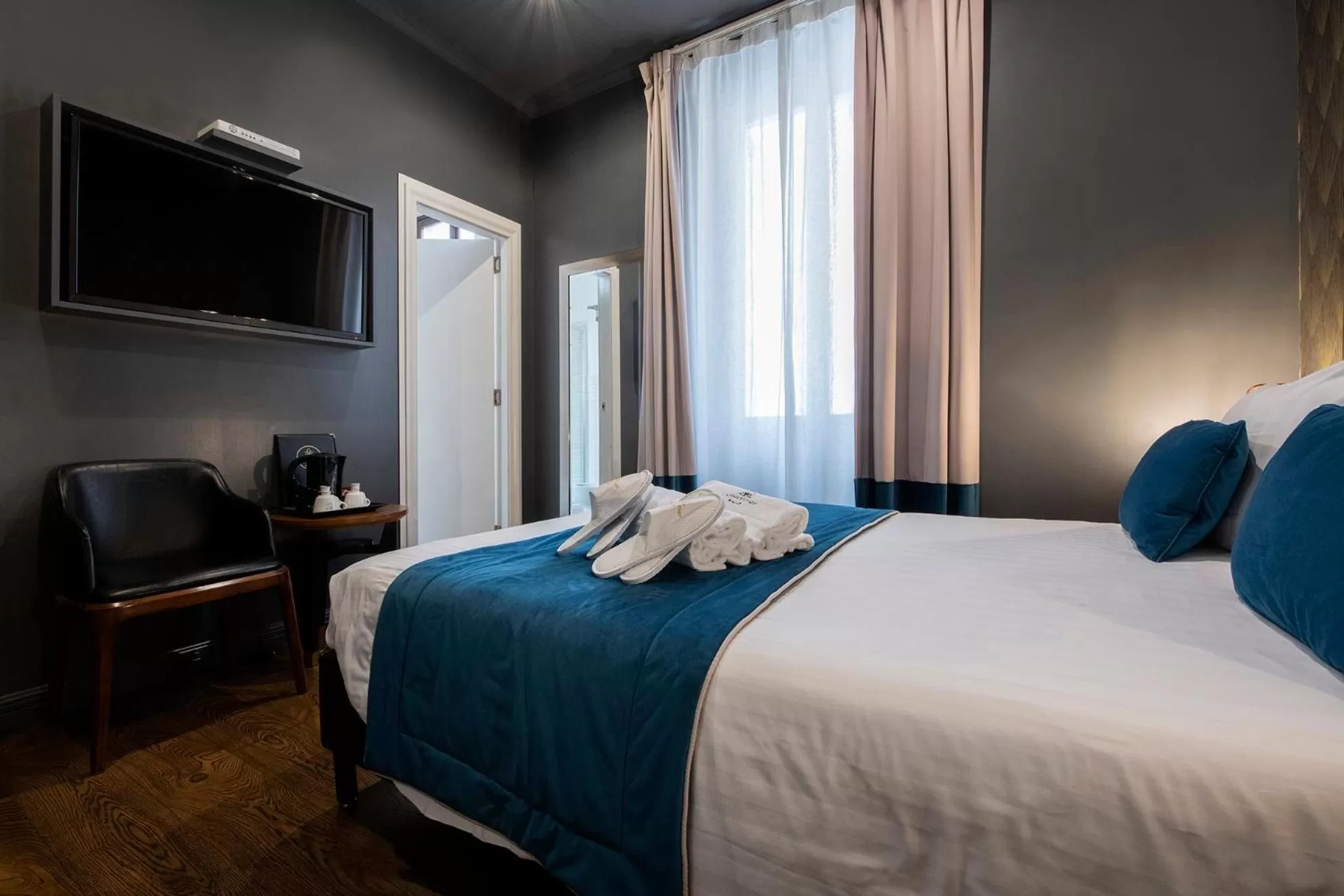 Bed in Hotel 87 eighty-seven - Maison d'Art Collection