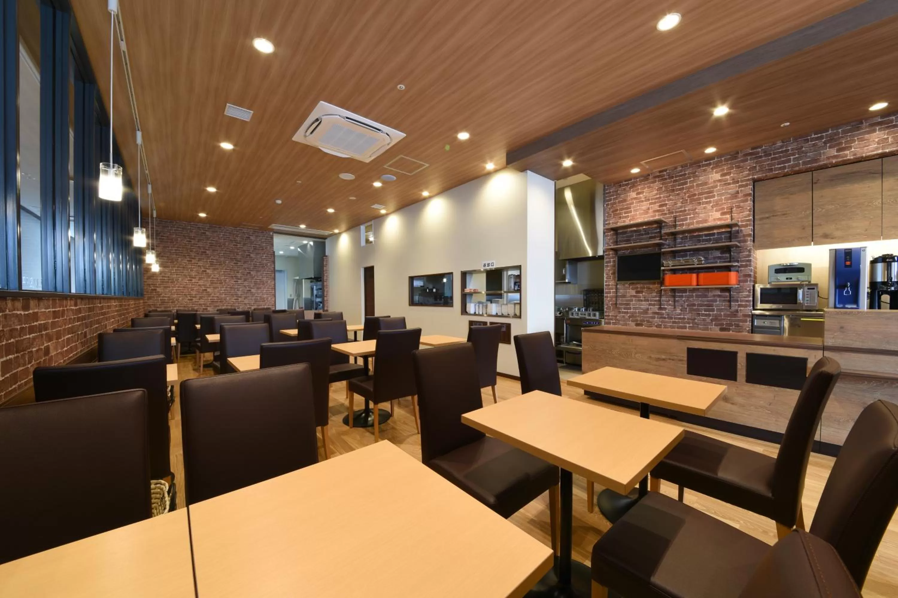 Restaurant/places to eat in Vessel Inn Shigamoriyama Station