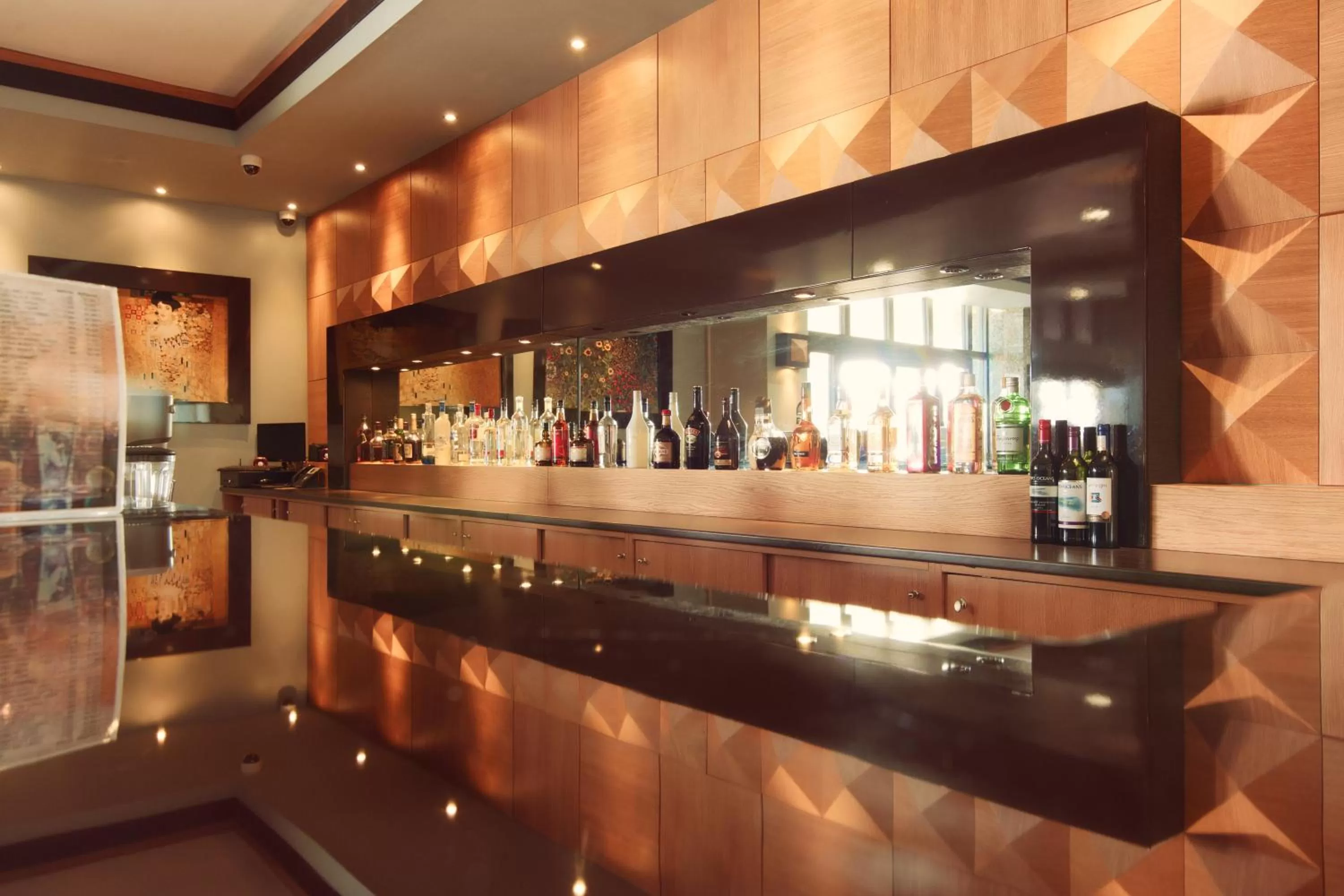 Lounge or bar in Ramada by Wyndham Princess Georgetown