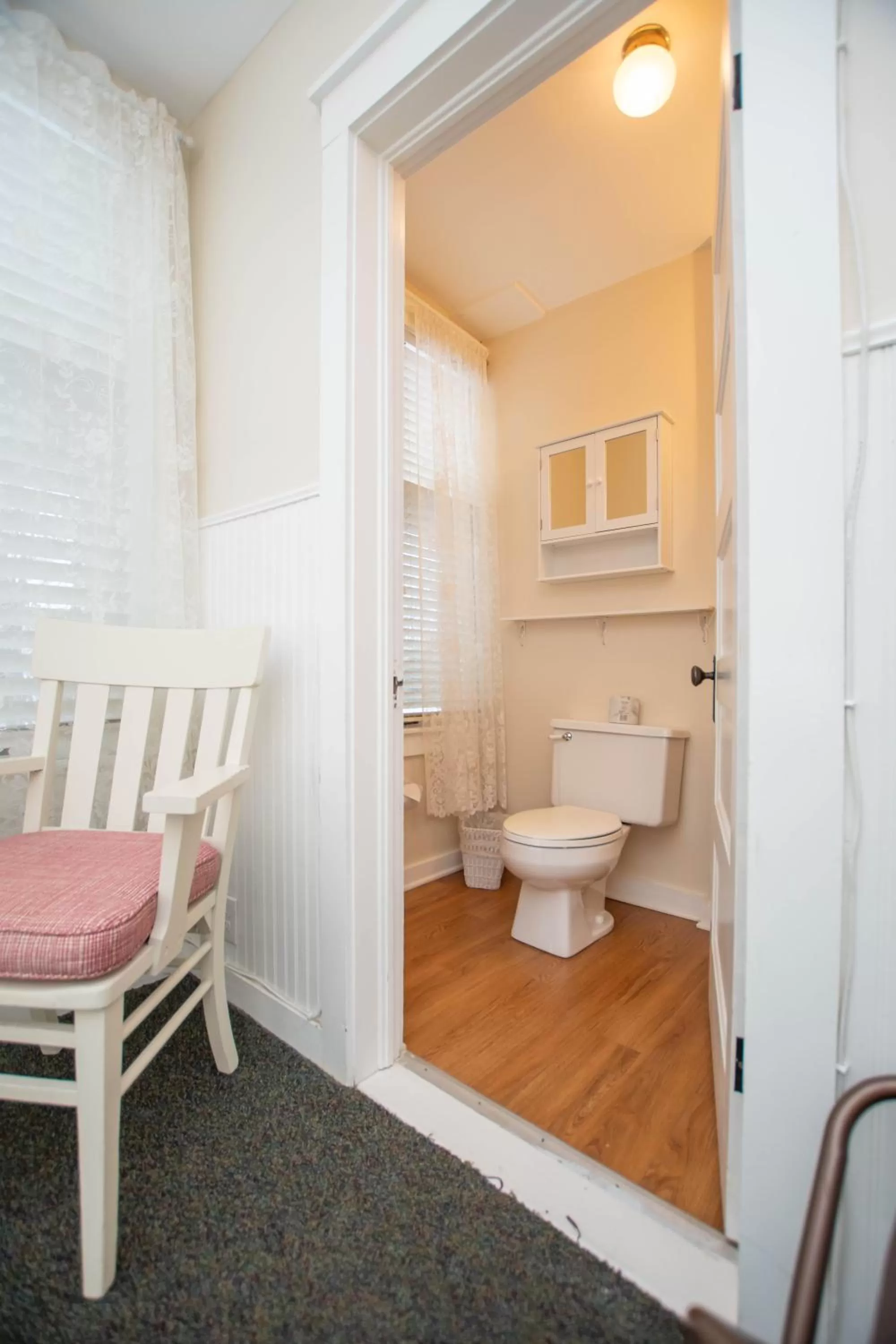 Toilet in Terrace Inn and 1911 Restaurant