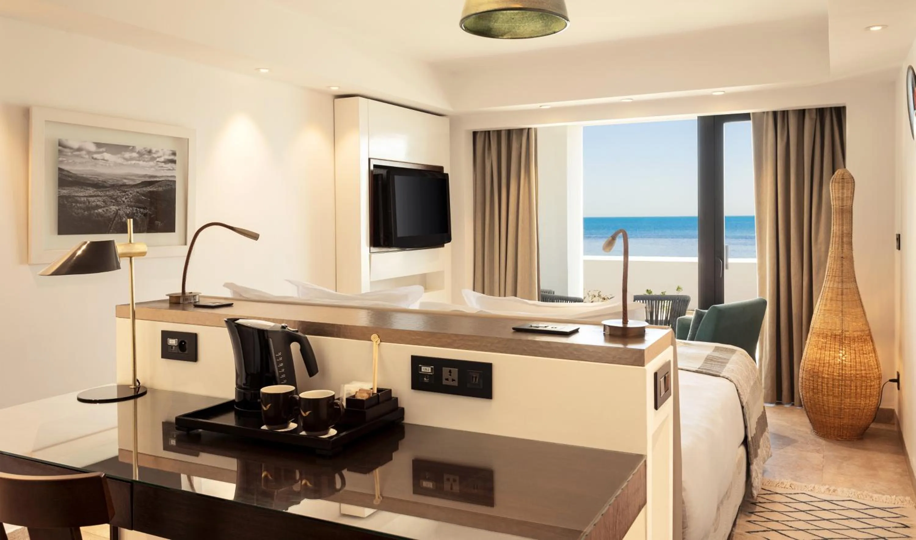 hair dresser, Bed in Mövenpick Hotel Gammarth Tunis