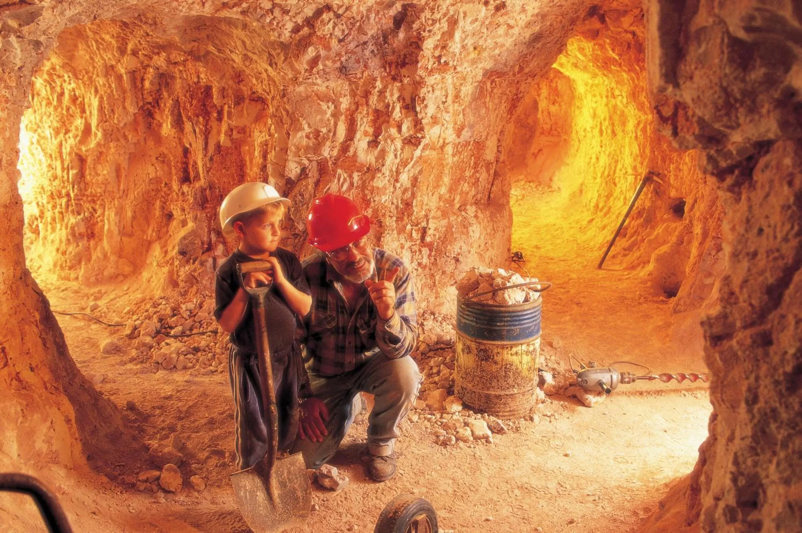 People in Opal Inn Hotel, Motel, Caravan Park