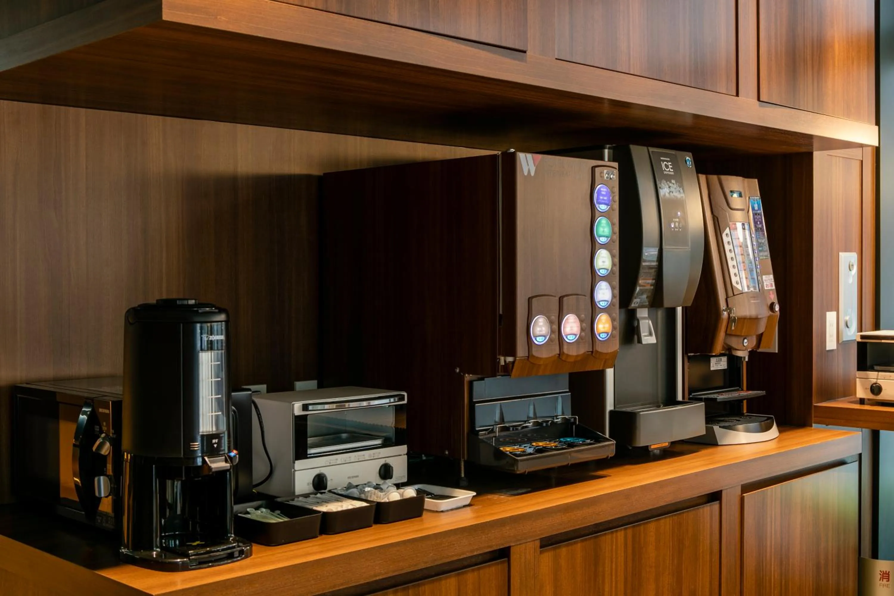 Lobby or reception in KOKO HOTEL Shimbashi Onarimon - formerly Hotel Wing International Shimbashi Onarimon