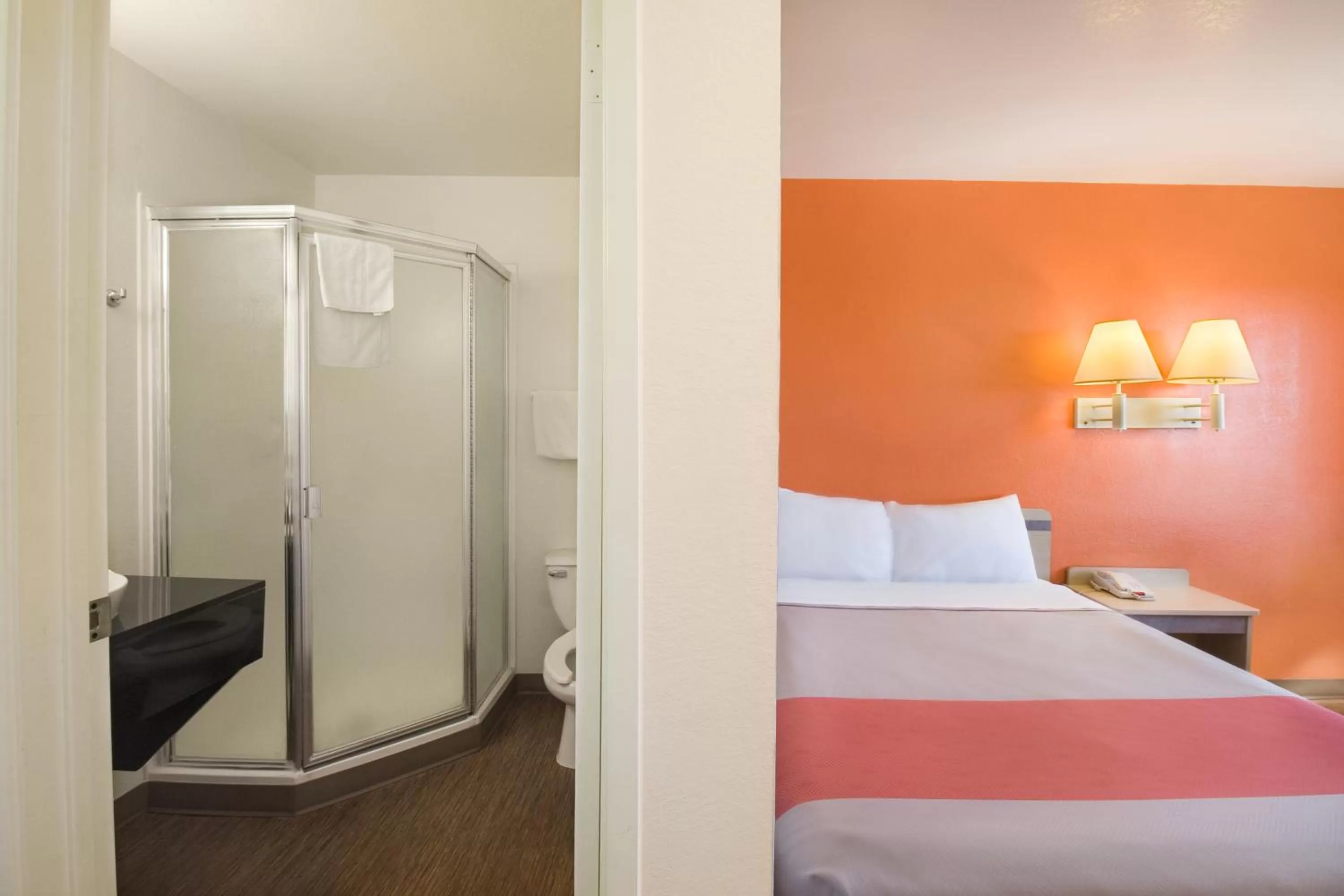 Bedroom, Bed in Motel 6-Pendleton, OR