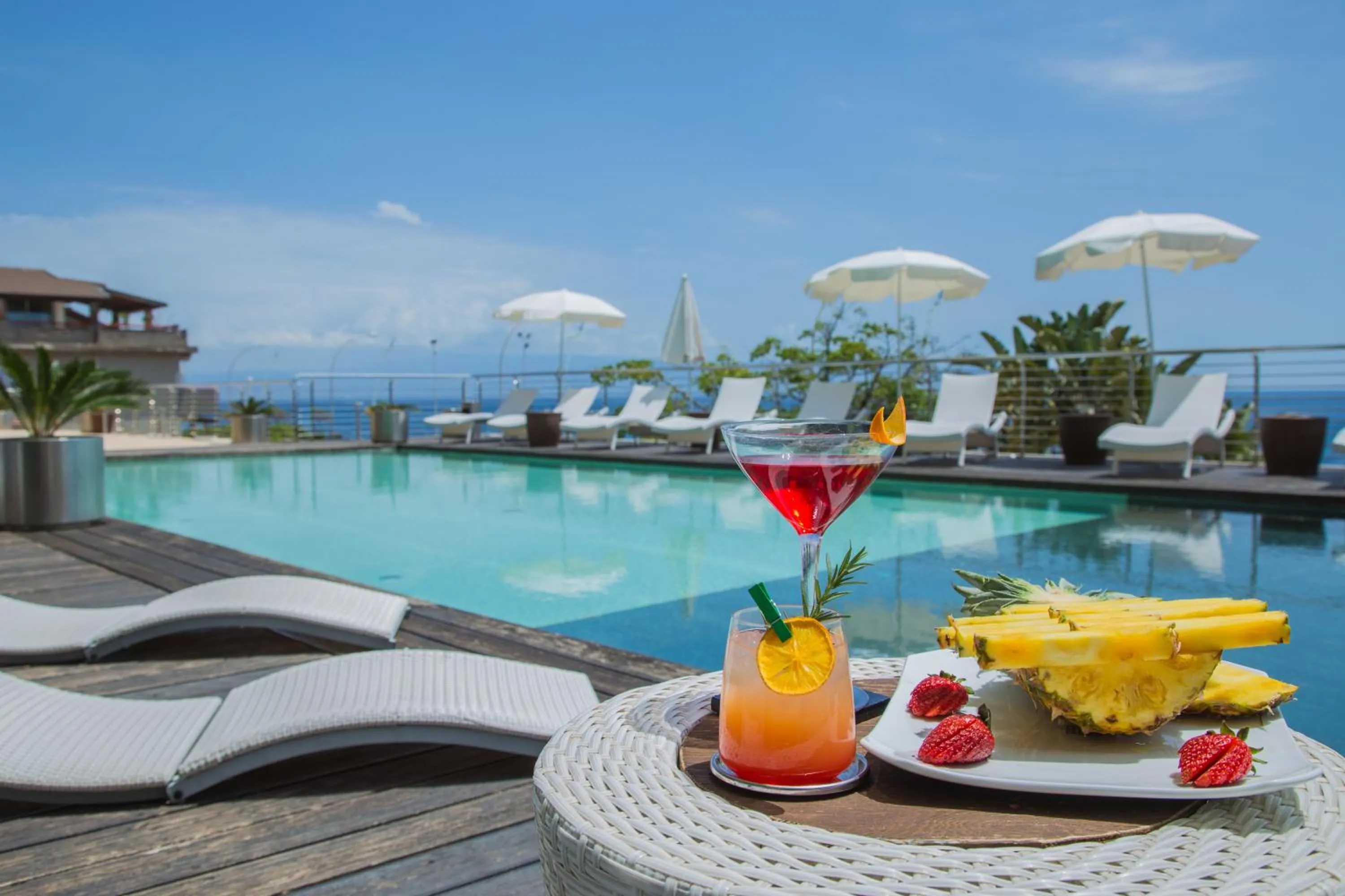 Swimming pool in Main Palace Hotel
