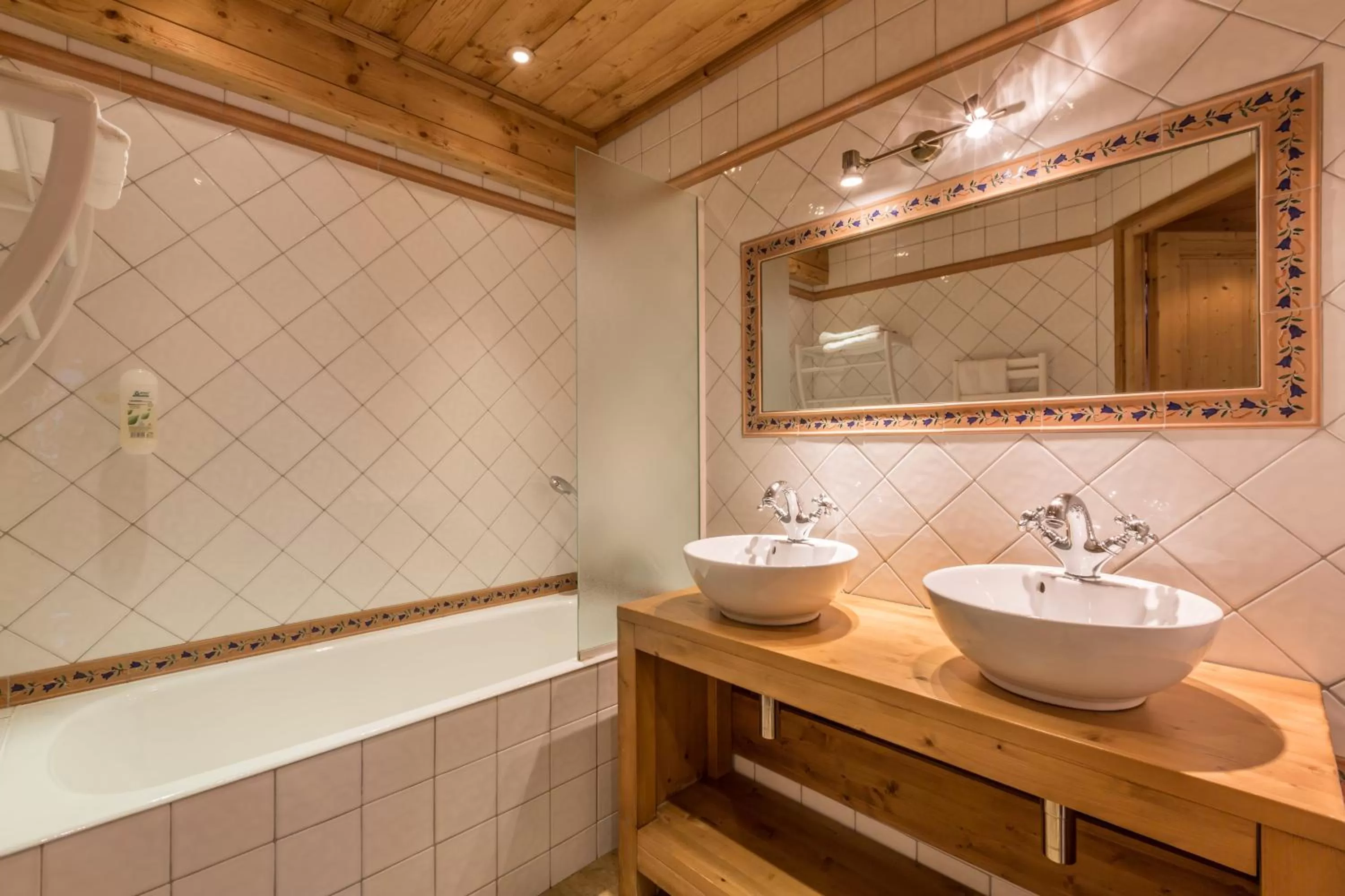 Bathroom in Hôtel des 2 Gares