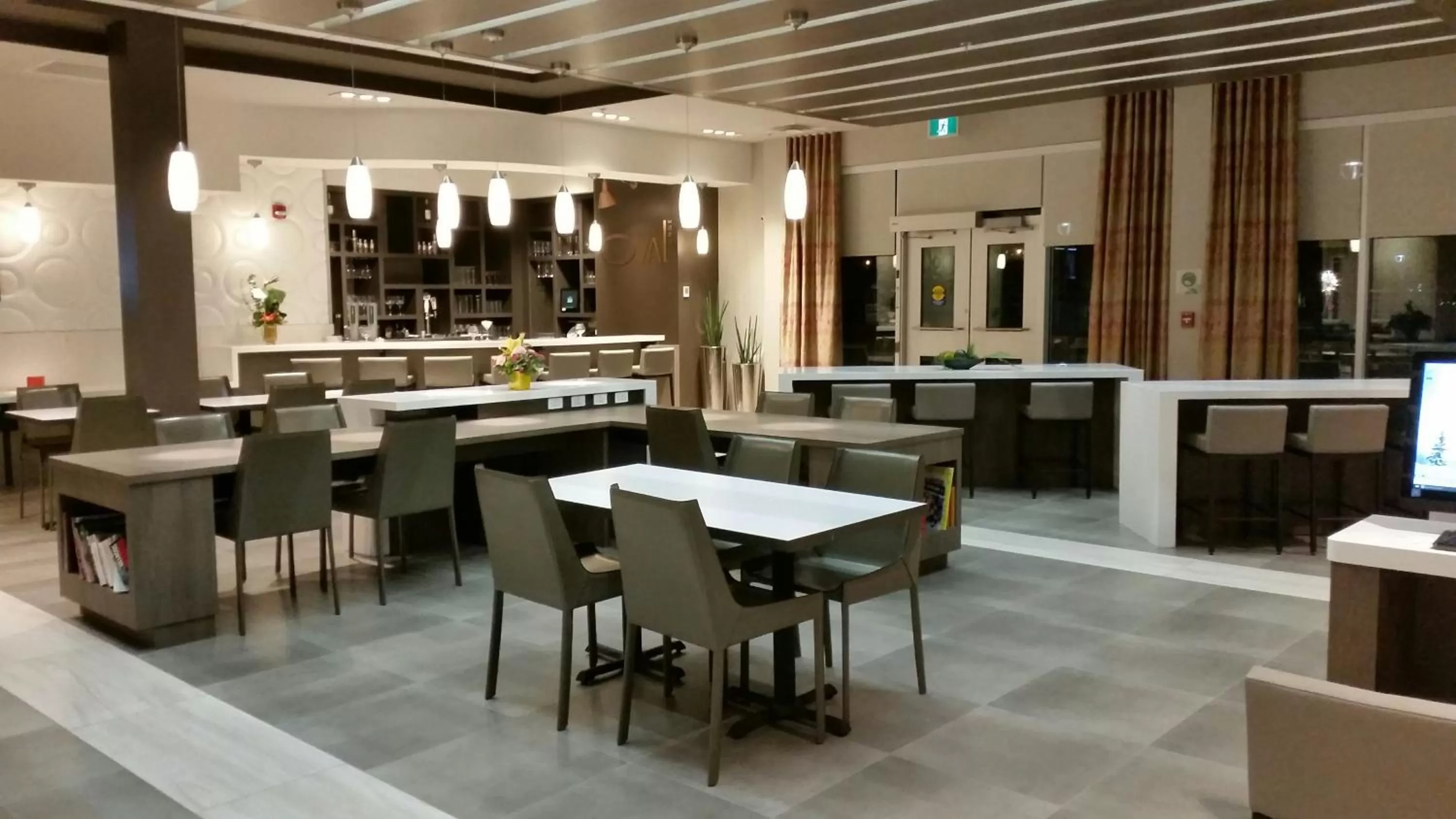 Lounge or bar in Wingate by Wyndham Dieppe Moncton