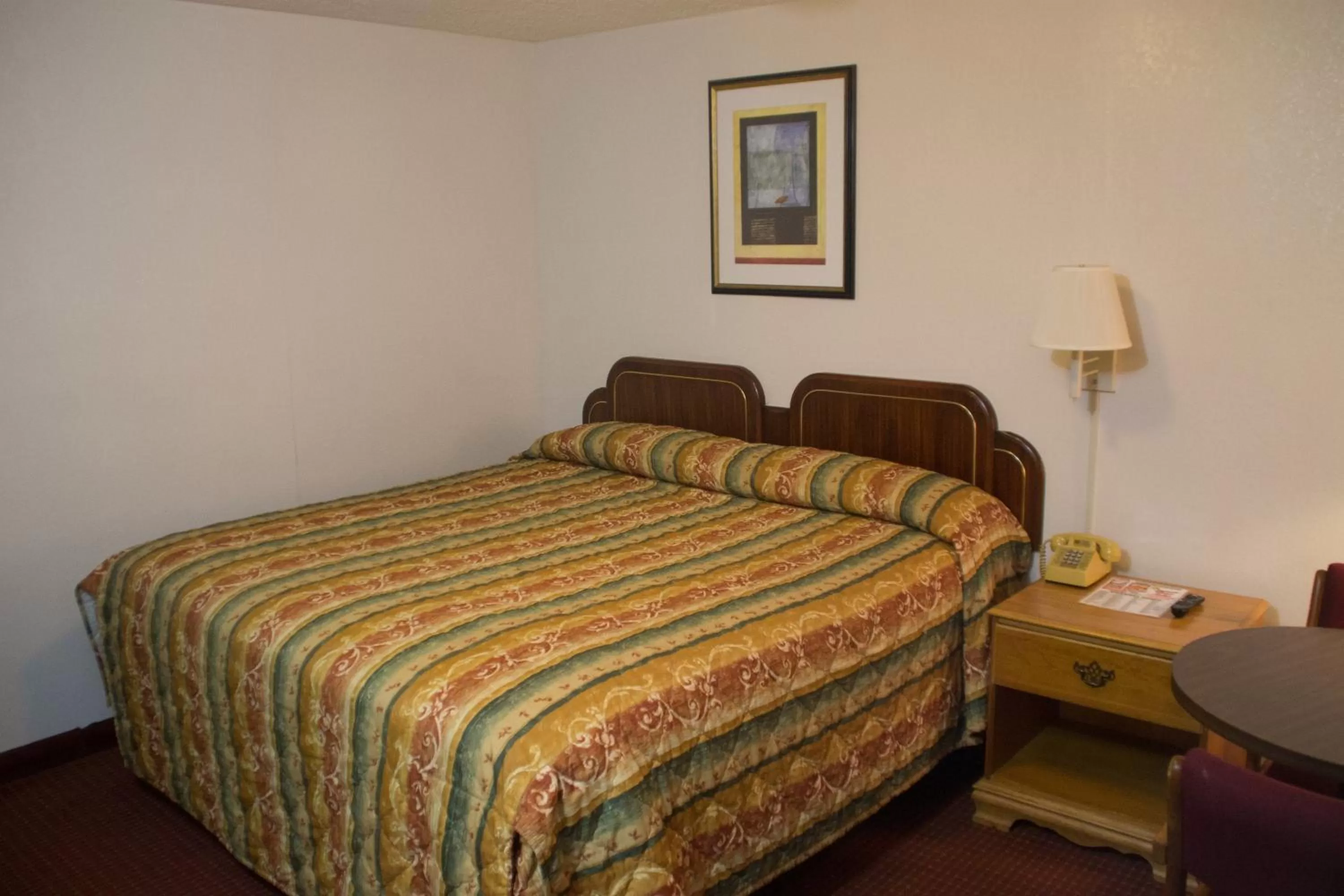 Other, Bed in Tazewell Motor Lodge