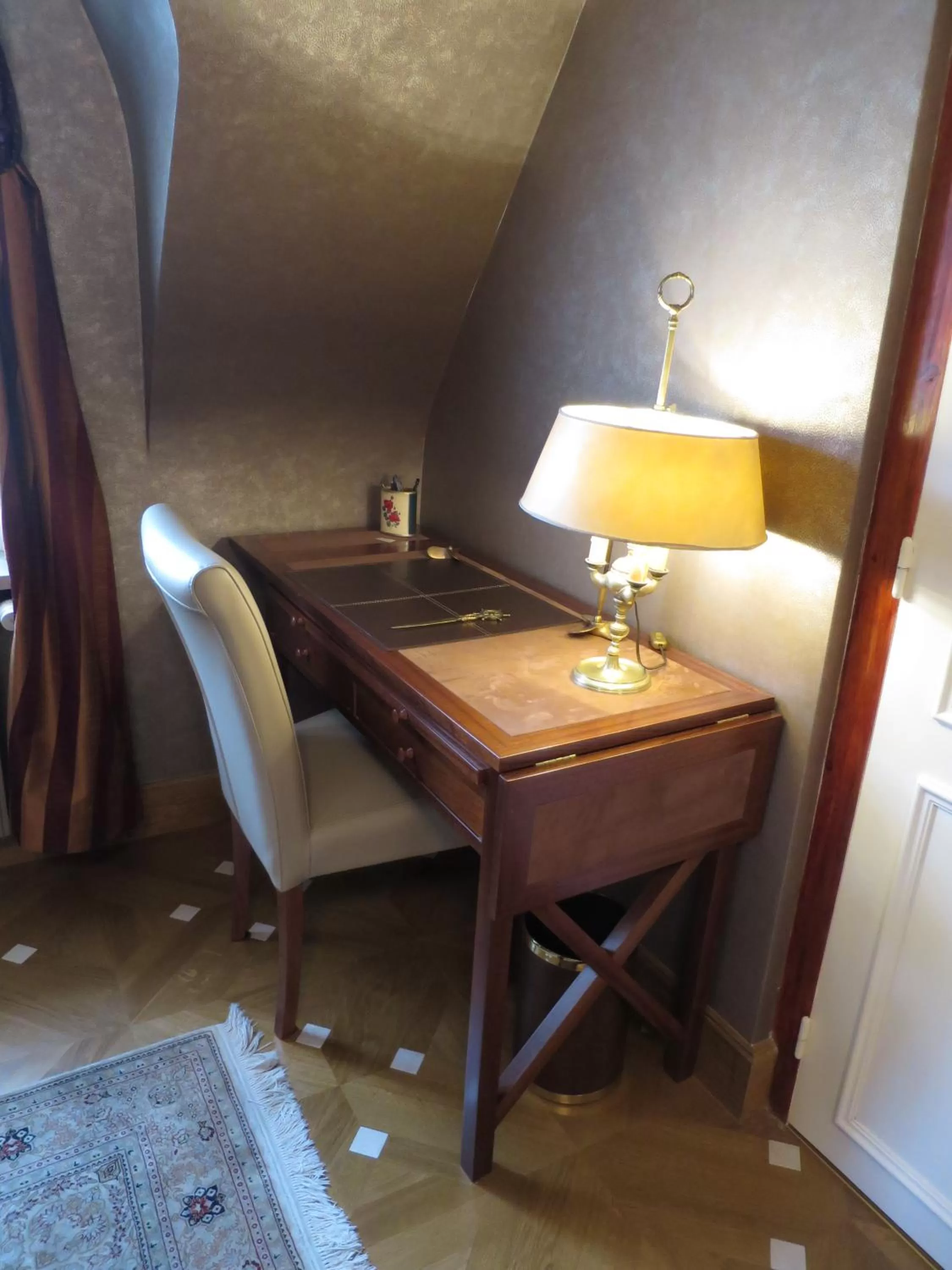 Decorative detail, TV/Entertainment Center in KerBlondel