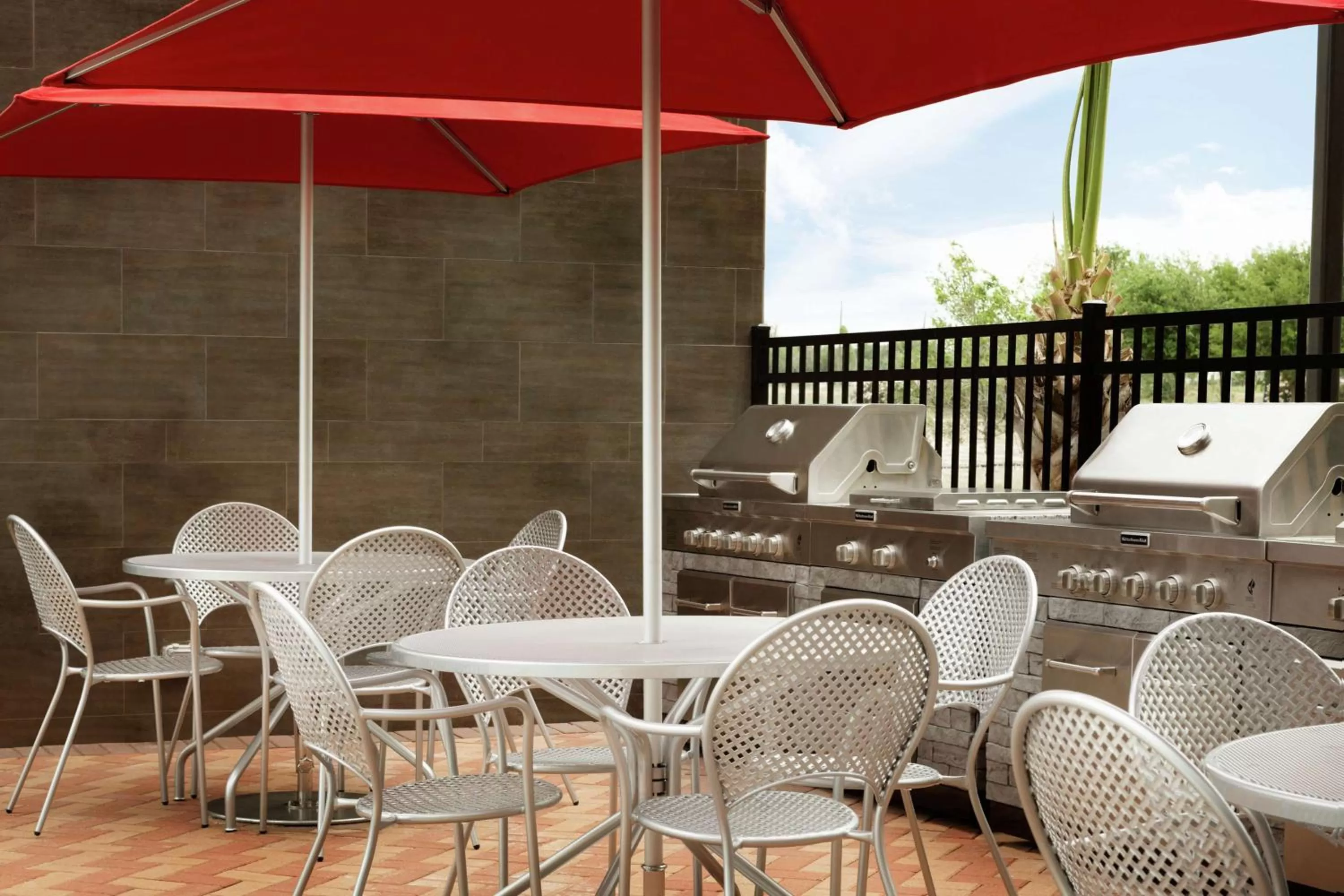 Dining area in Home2 Suites By Hilton McAllen