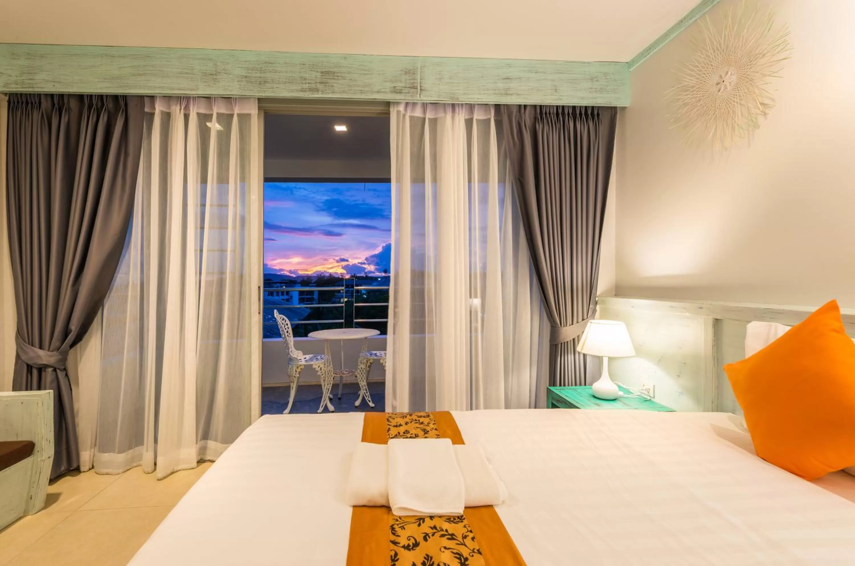 Seating area, Bed in Baan Ban Dalay