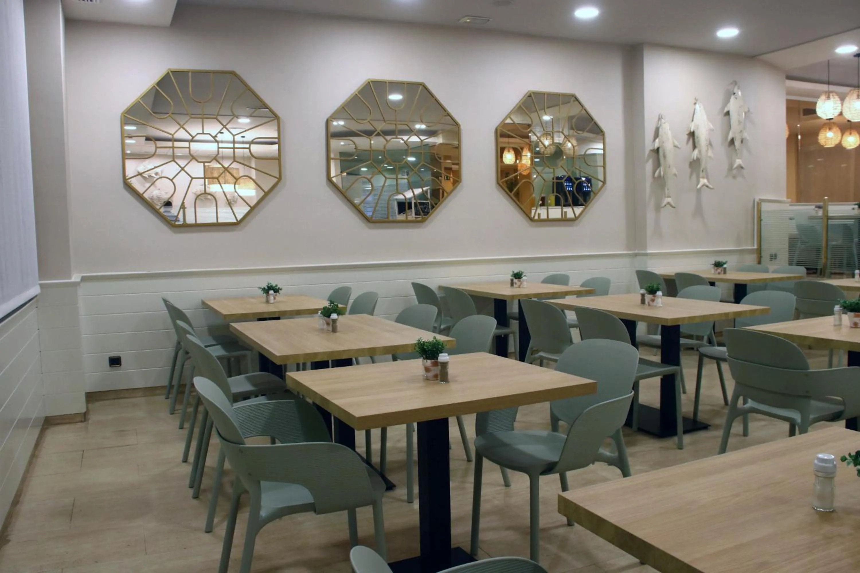 Restaurant/places to eat in Hotel Miramar