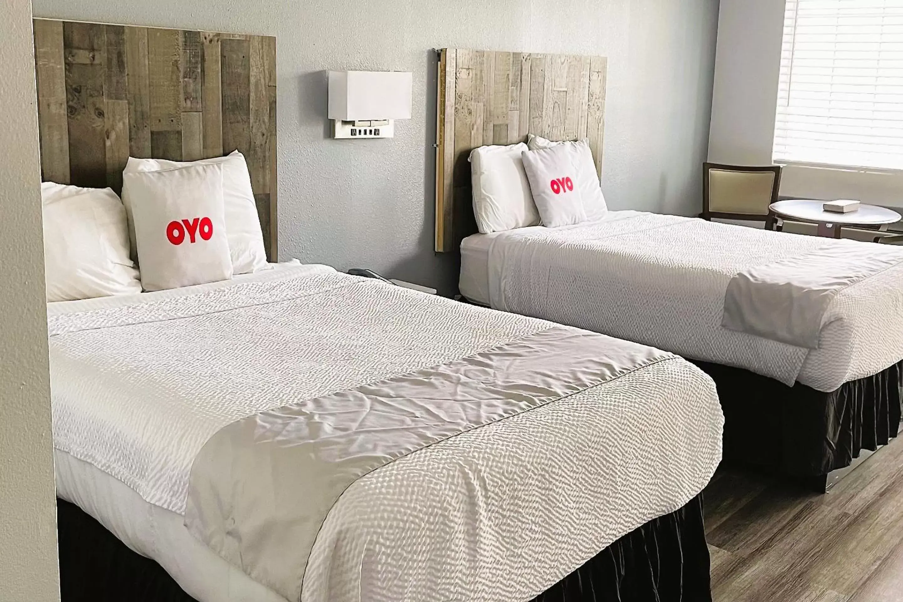 Queen Room with Two Queen Beds in Capital O - Classic Motor Inn Branson Queen Room with Two Queen Beds in Capital O - Classic Motor Inn Branson