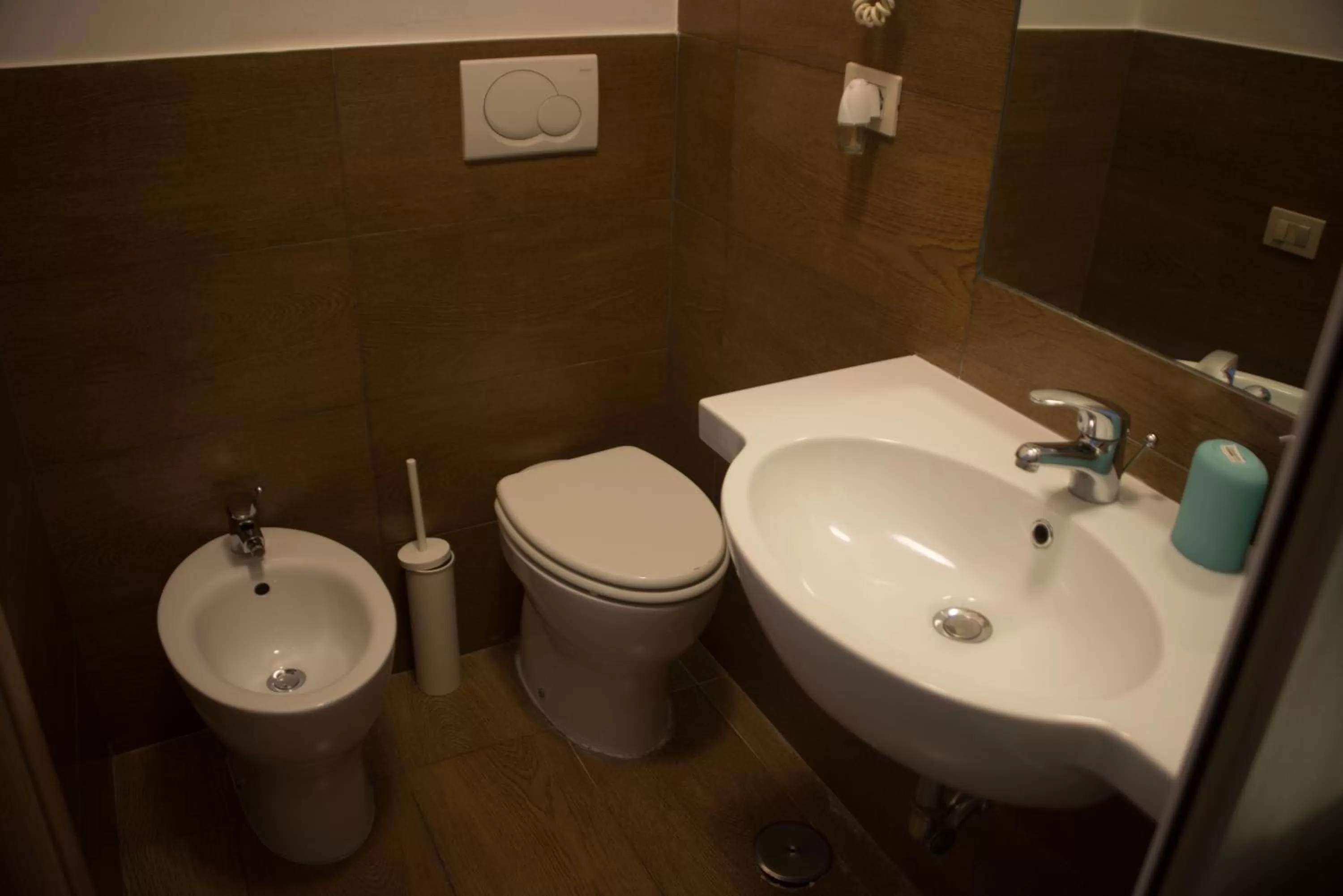 Shower in Anna Guest House