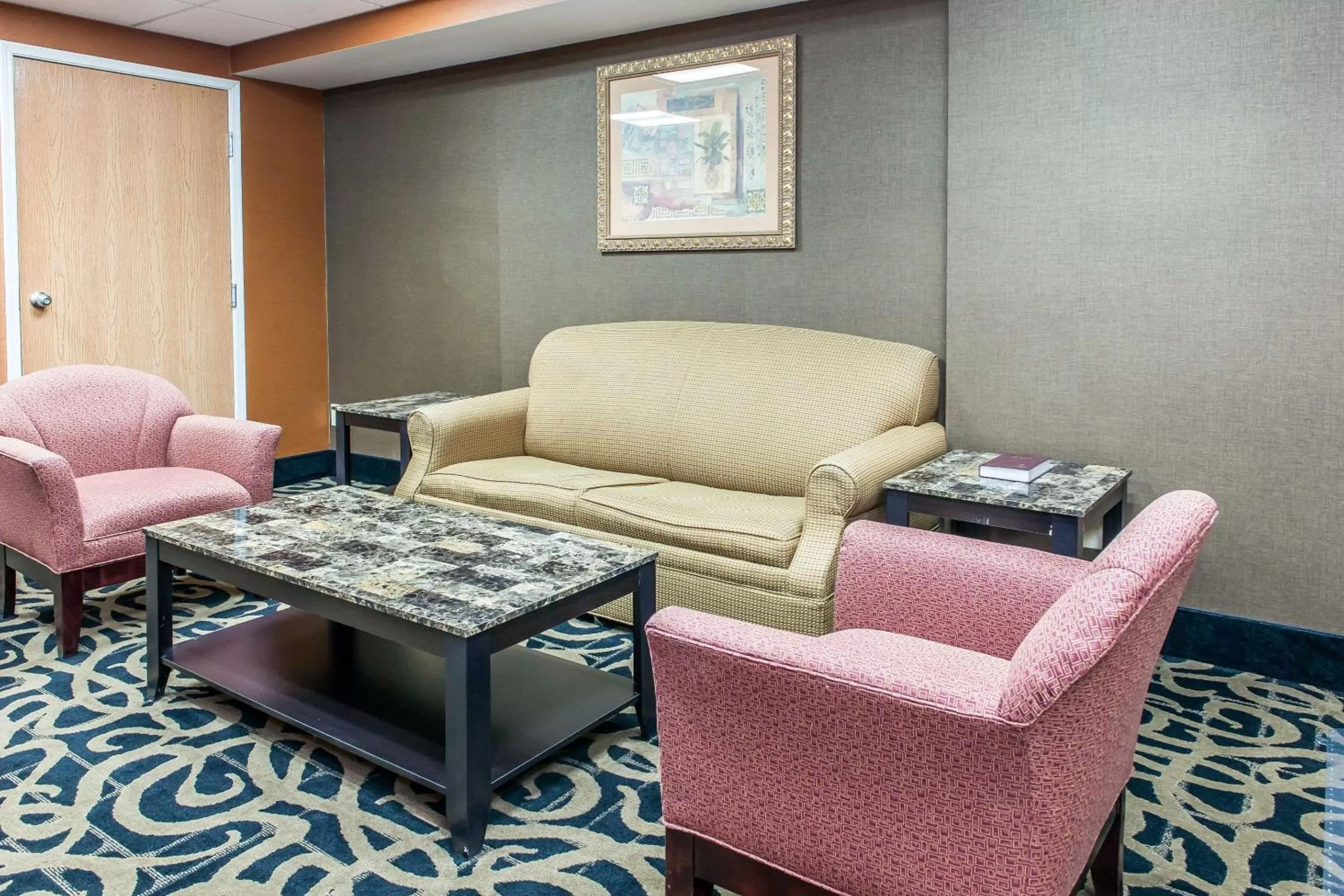 Lobby or reception in Quality Inn Defiance